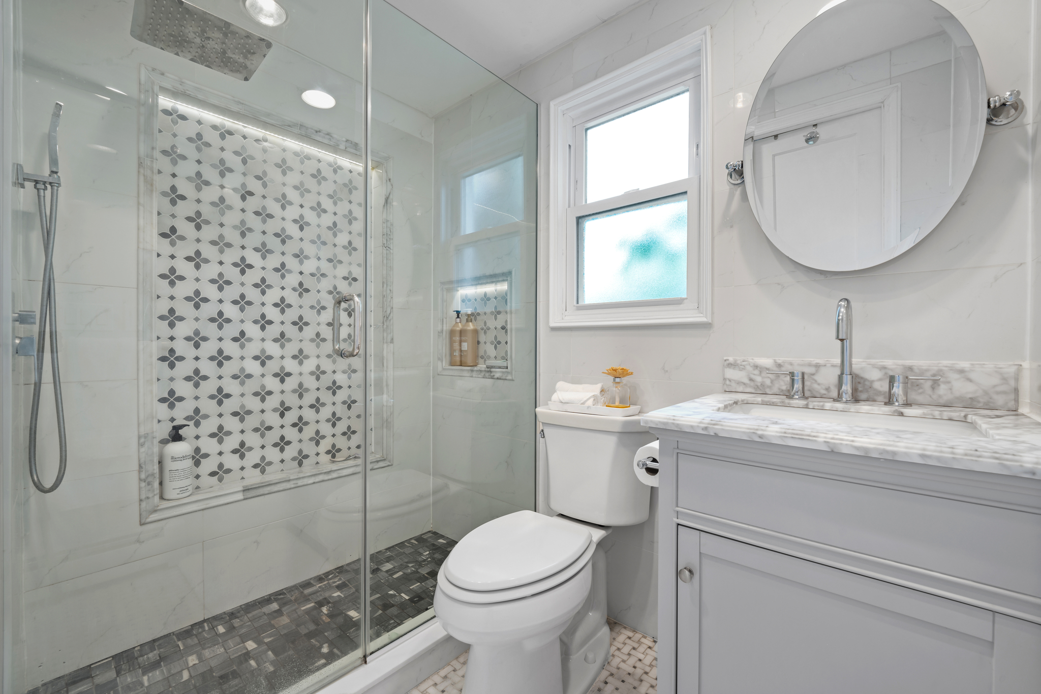 Oceanside, New York, 11572, United States, 3 Bedrooms Bedrooms, ,2 BathroomsBathrooms,Residential,For Sale,1928252