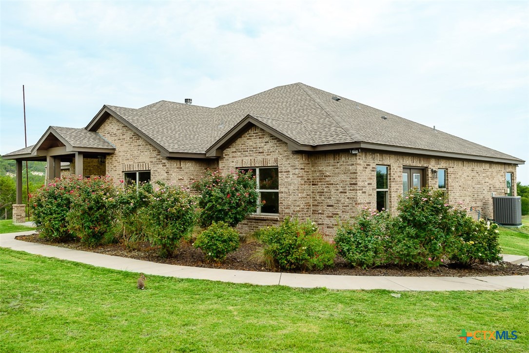 Gatesville, Texas, 76528, United States, 3 Bedrooms Bedrooms, ,3 BathroomsBathrooms,Residential,For Sale,1989706