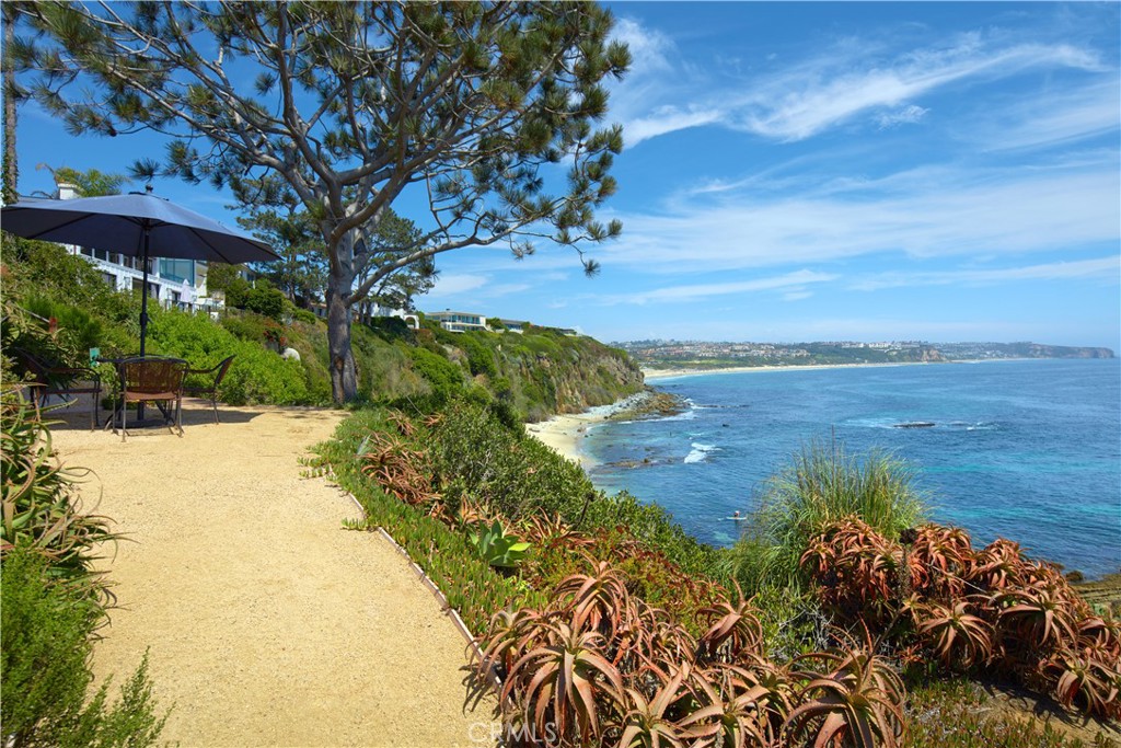 111 S La Senda Drive, Laguna Beach, California, 92651, United States, 4 Bedrooms Bedrooms, ,7 BathroomsBathrooms,Residential,For Sale,111 S La Senda Drive,1625085