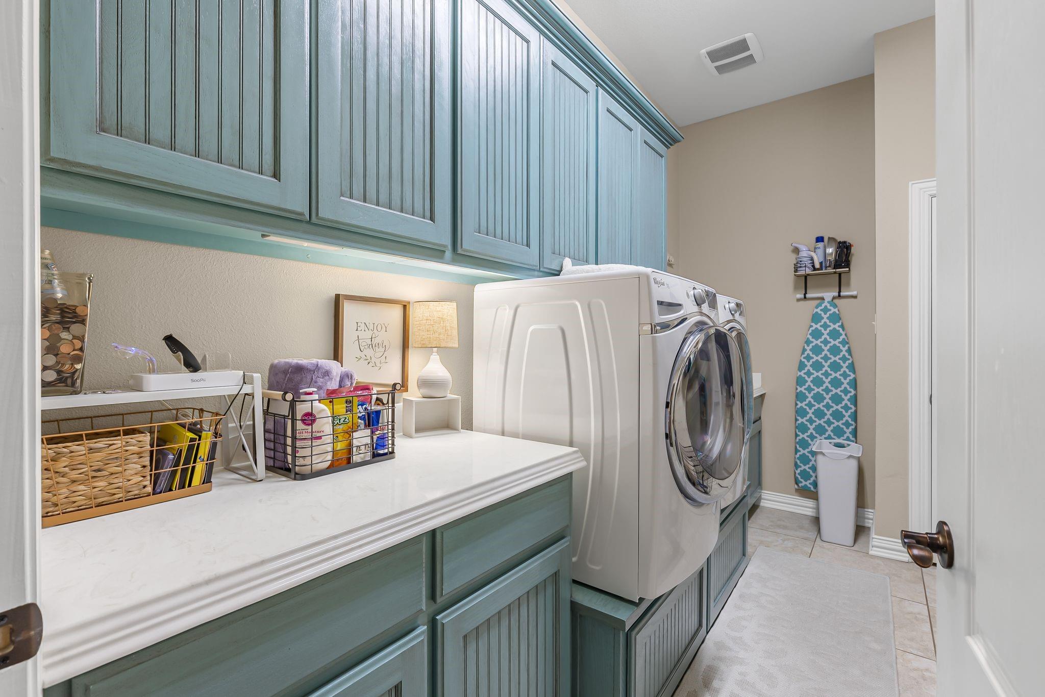 Caddo Mills, Texas, 75135, United States, 4 Bedrooms Bedrooms, ,5 BathroomsBathrooms,Residential,For Sale,1984290