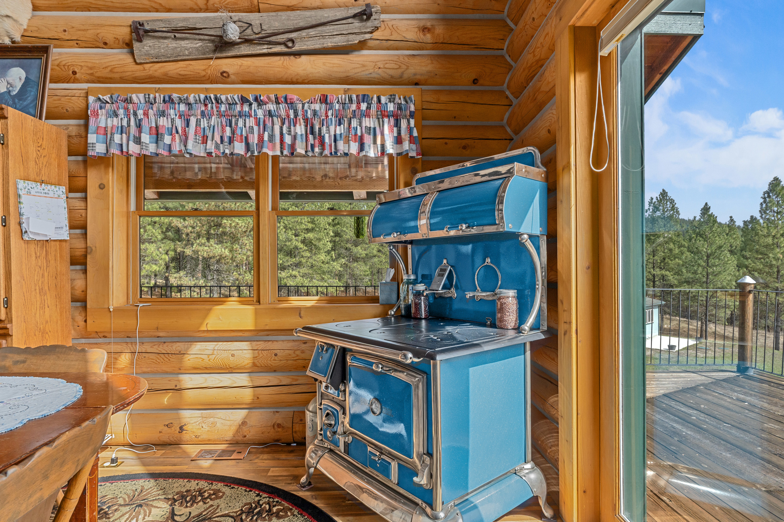 Colville, Washington, 99114, United States, 2 Bedrooms Bedrooms, ,3 BathroomsBathrooms,Residential,For Sale,1763209