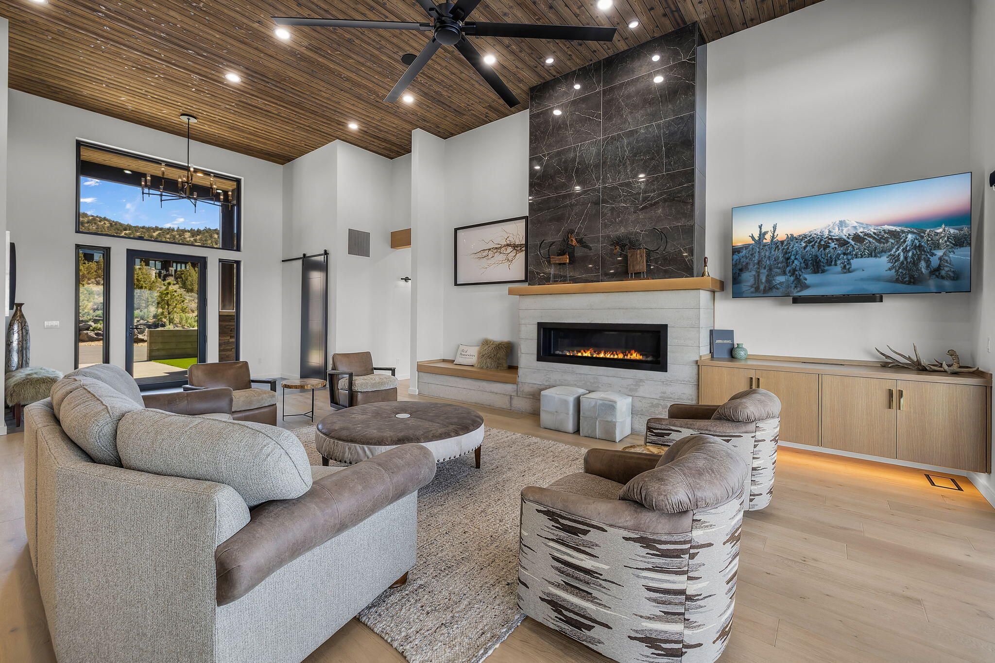 Powell Butte, Oregon, 97753, United States, 4 Bedrooms Bedrooms, ,5 BathroomsBathrooms,Residential,For Sale,1804820