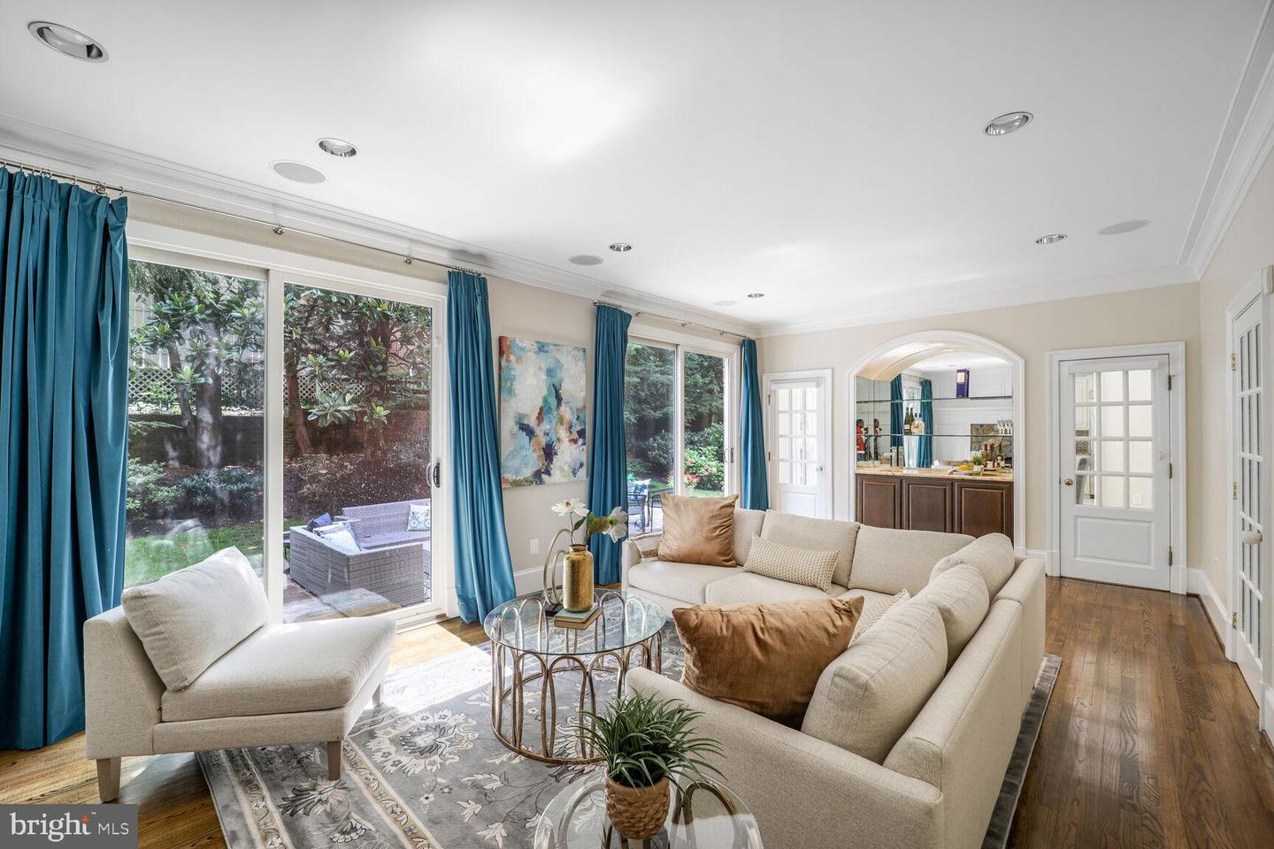 Washington, District of Columbia, 20016, United States, 5 Bedrooms Bedrooms, ,6 BathroomsBathrooms,Residential,For Sale,1896889