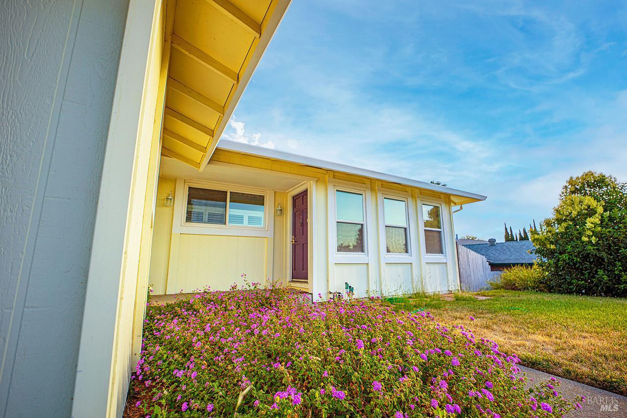 Vacaville, California, 95687, United States, 3 Bedrooms Bedrooms, ,2 BathroomsBathrooms,Residential,For Sale,1882664