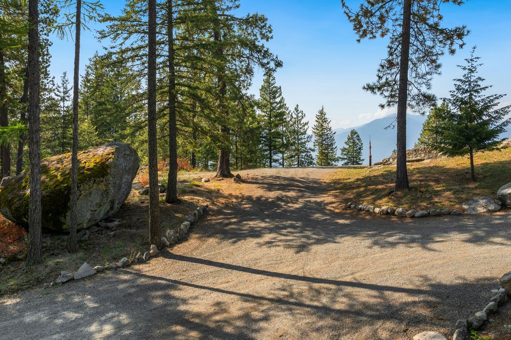 Bonners Ferry, Idaho, 83805, United States, 3 Bedrooms Bedrooms, ,4 BathroomsBathrooms,Residential,For Sale,1984473