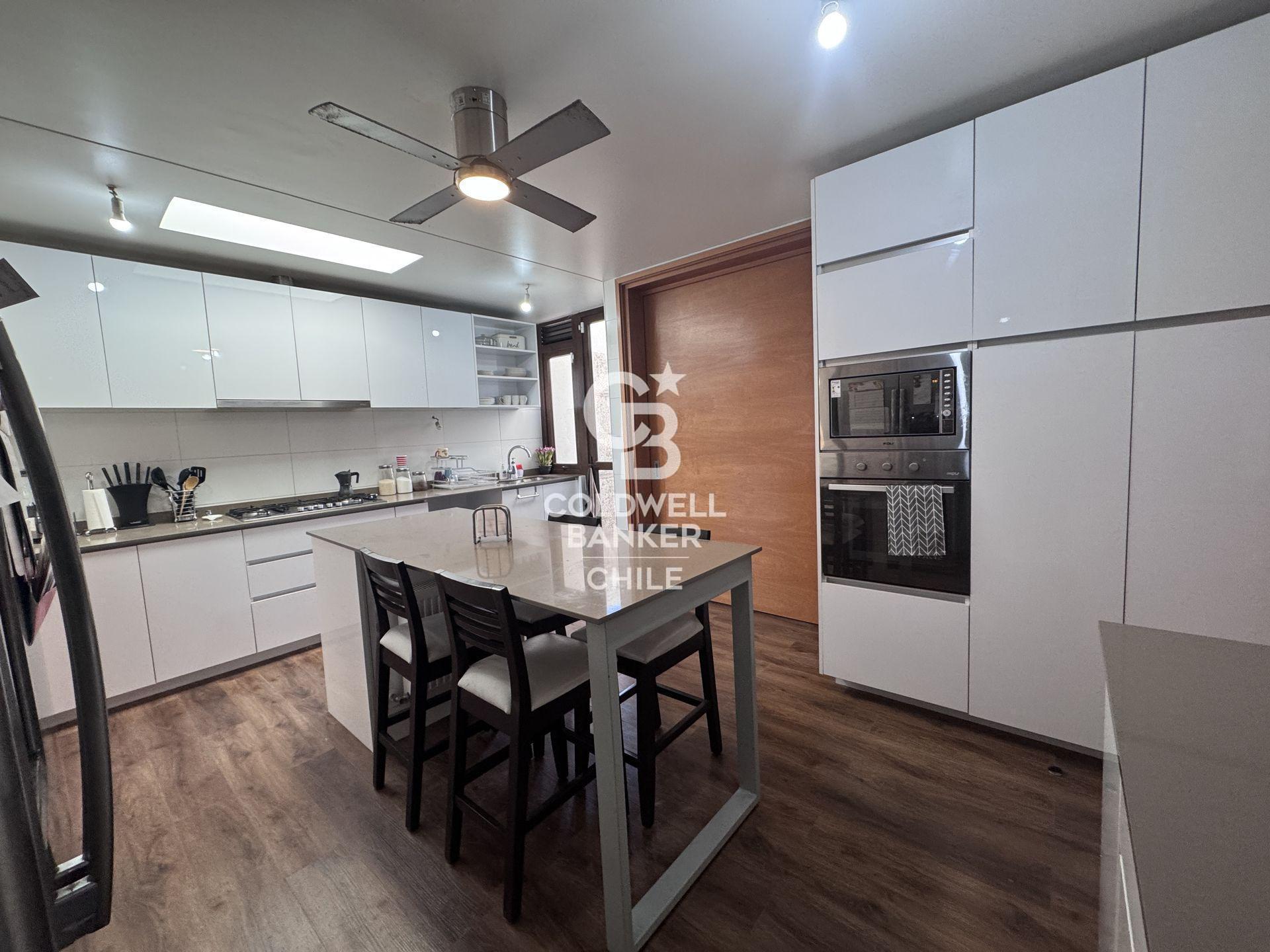 Colina, Chile, 5 Bedrooms Bedrooms, ,4 BathroomsBathrooms,Residential,For Sale,1867480