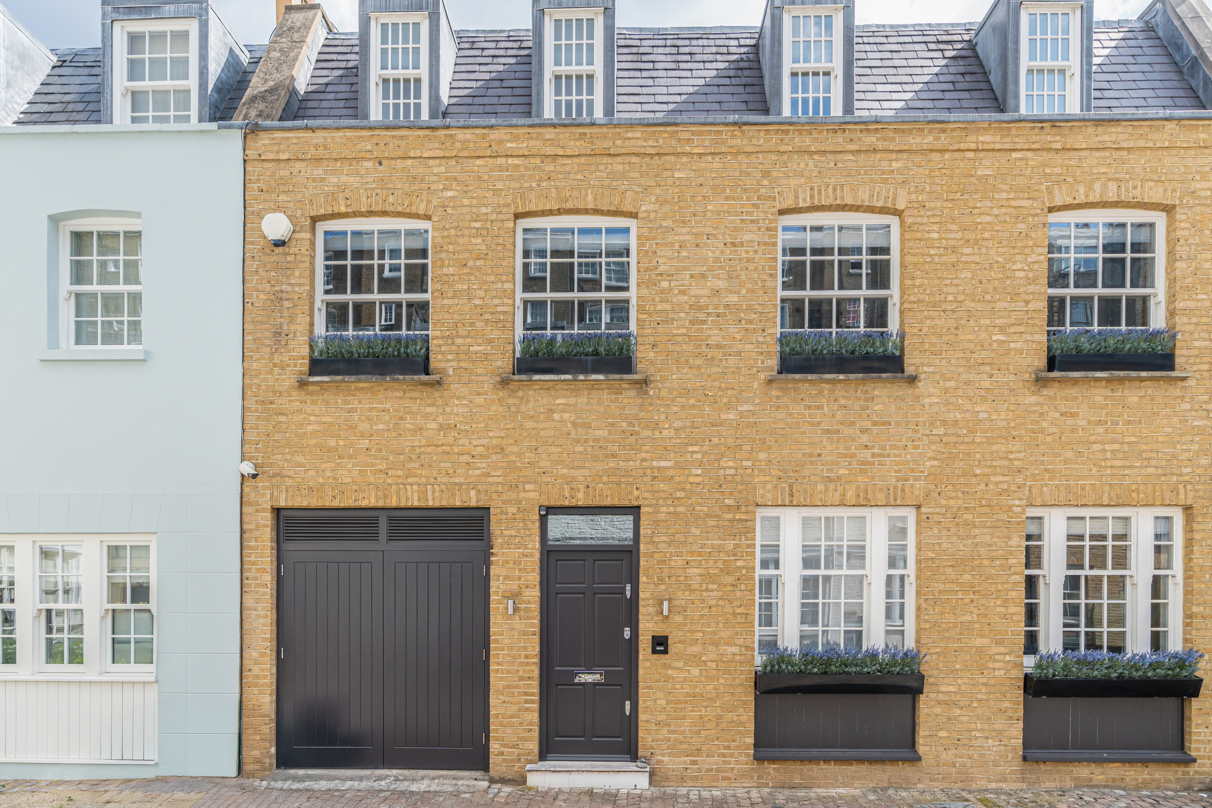Charming Mews House in the Heart of Belgravia 