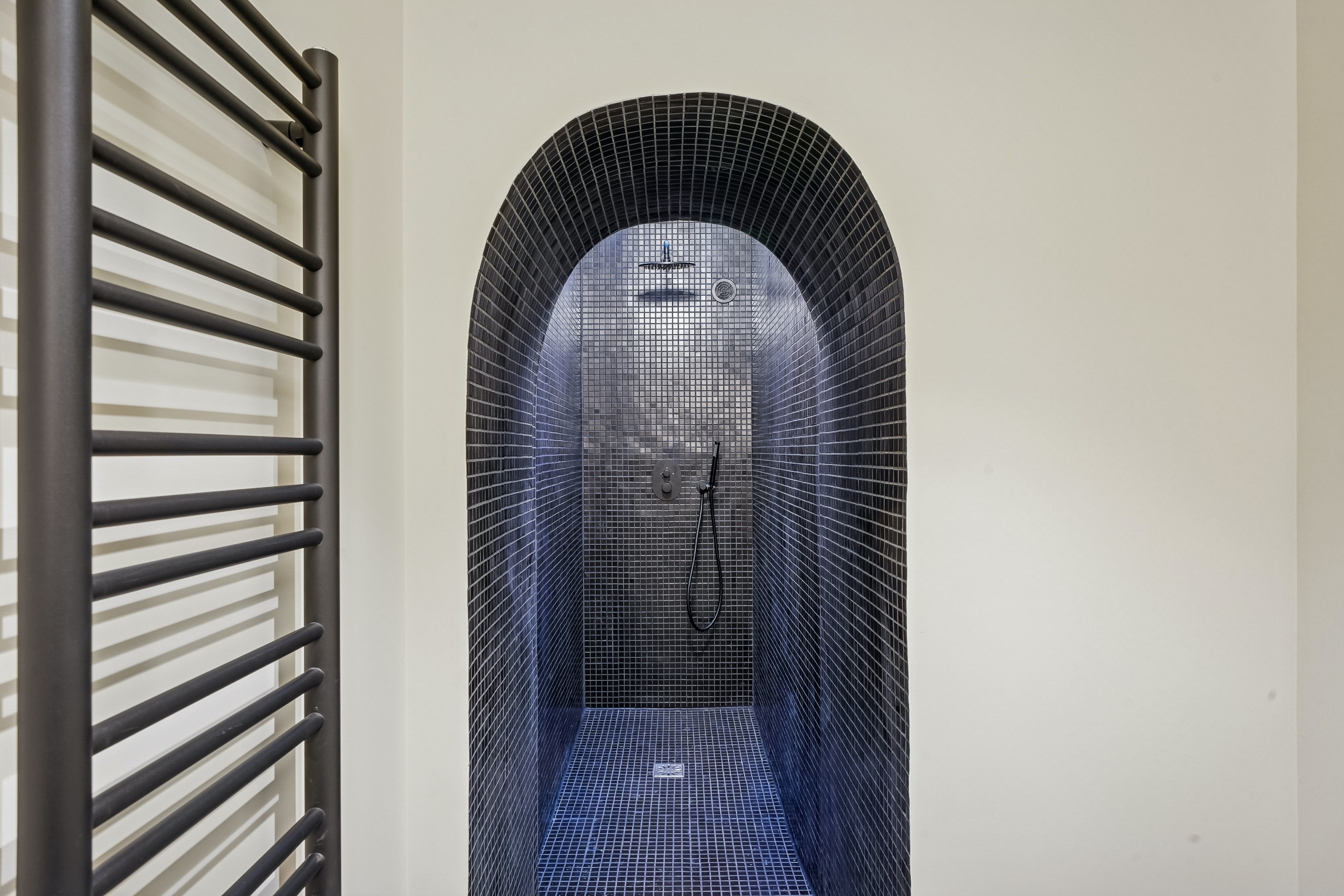 Off-Market – Exceptional Garden-Level Apartment Facing the Eiffel Tower - 物件實景