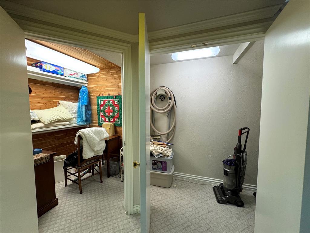 Chickasha, Oklahoma, 73018, United States, 7 Bedrooms Bedrooms, ,7 BathroomsBathrooms,Residential,For Sale,1979971