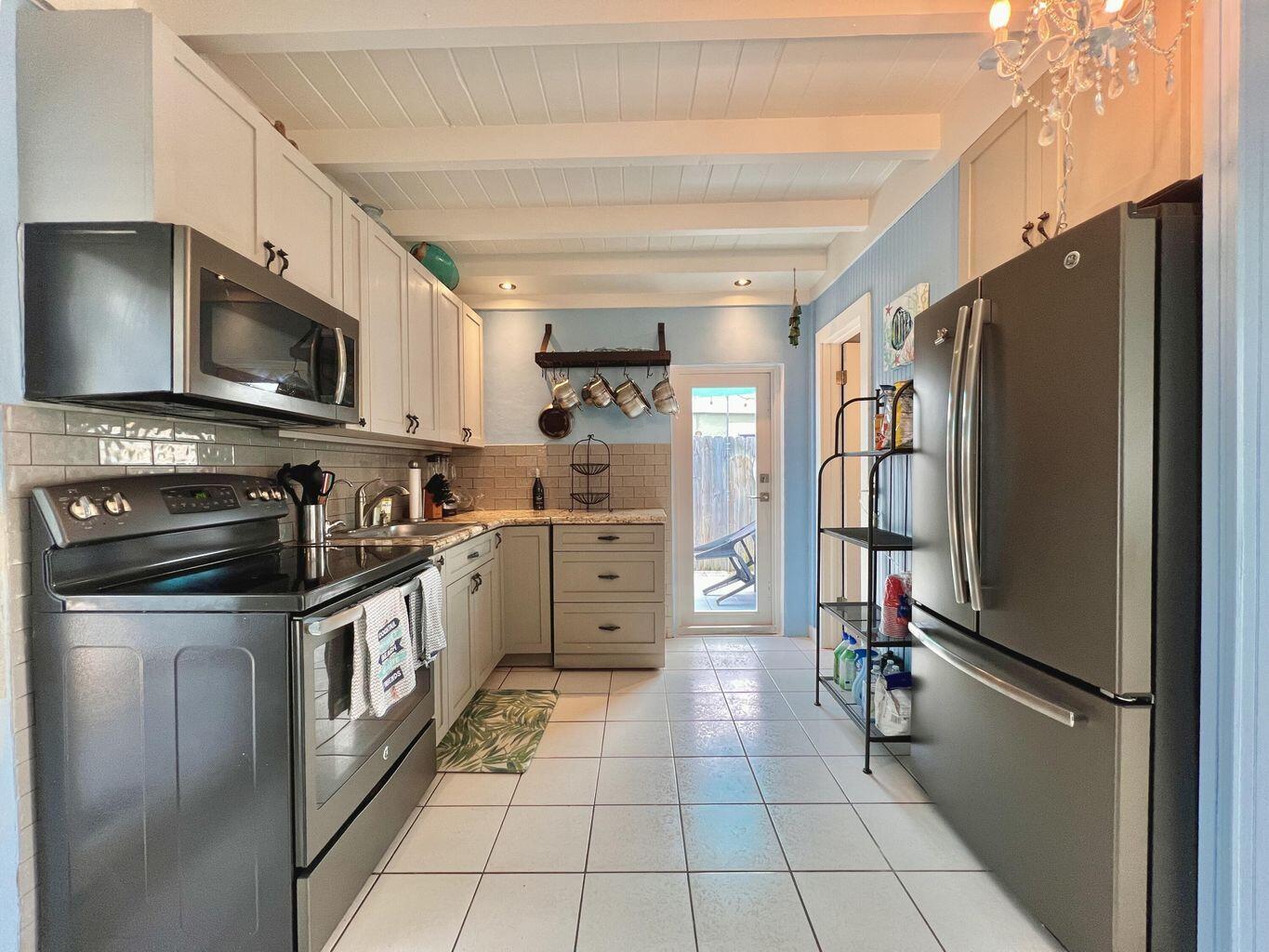 KEY LARGO, Florida, 33037, United States, 1 Bedroom Bedrooms, ,1 BathroomBathrooms,Residential,For Sale,1827867
