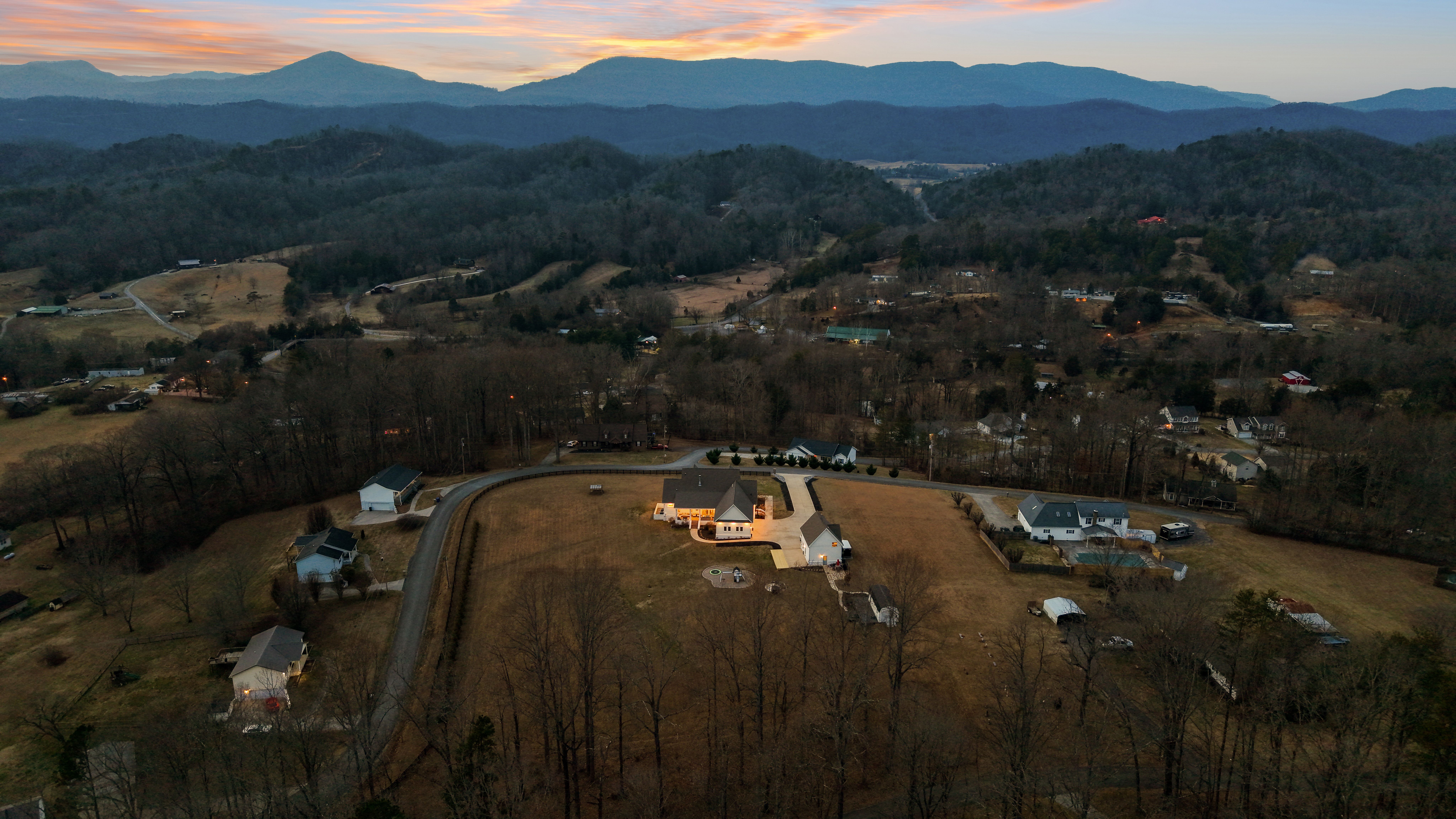  130 Hendren Lane, Clinton, TN 37716 - 物件實景