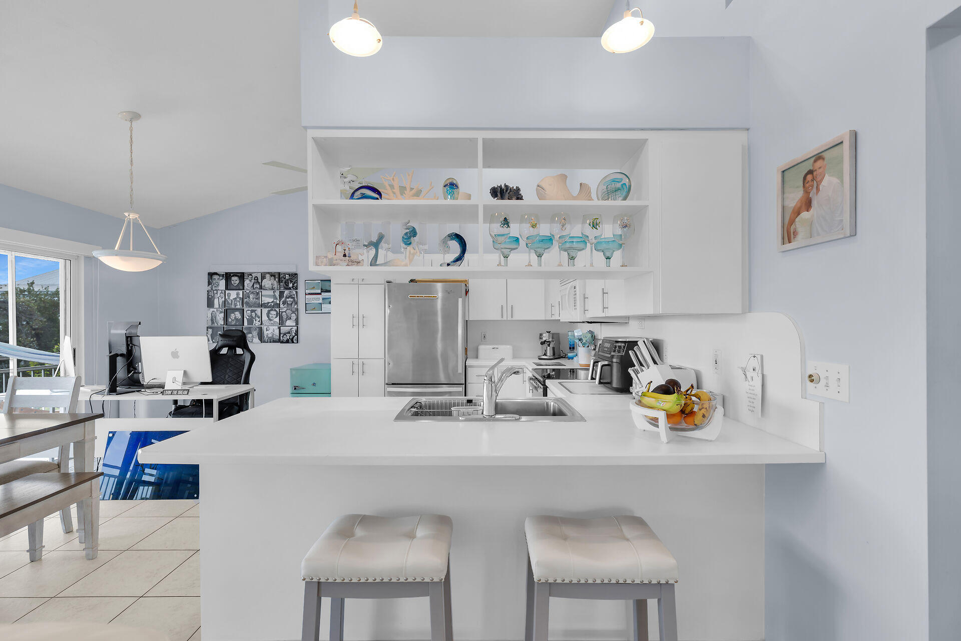 MARATHON, Florida, 33050, United States, 3 Bedrooms Bedrooms, ,2 BathroomsBathrooms,Residential,For Sale,2002078