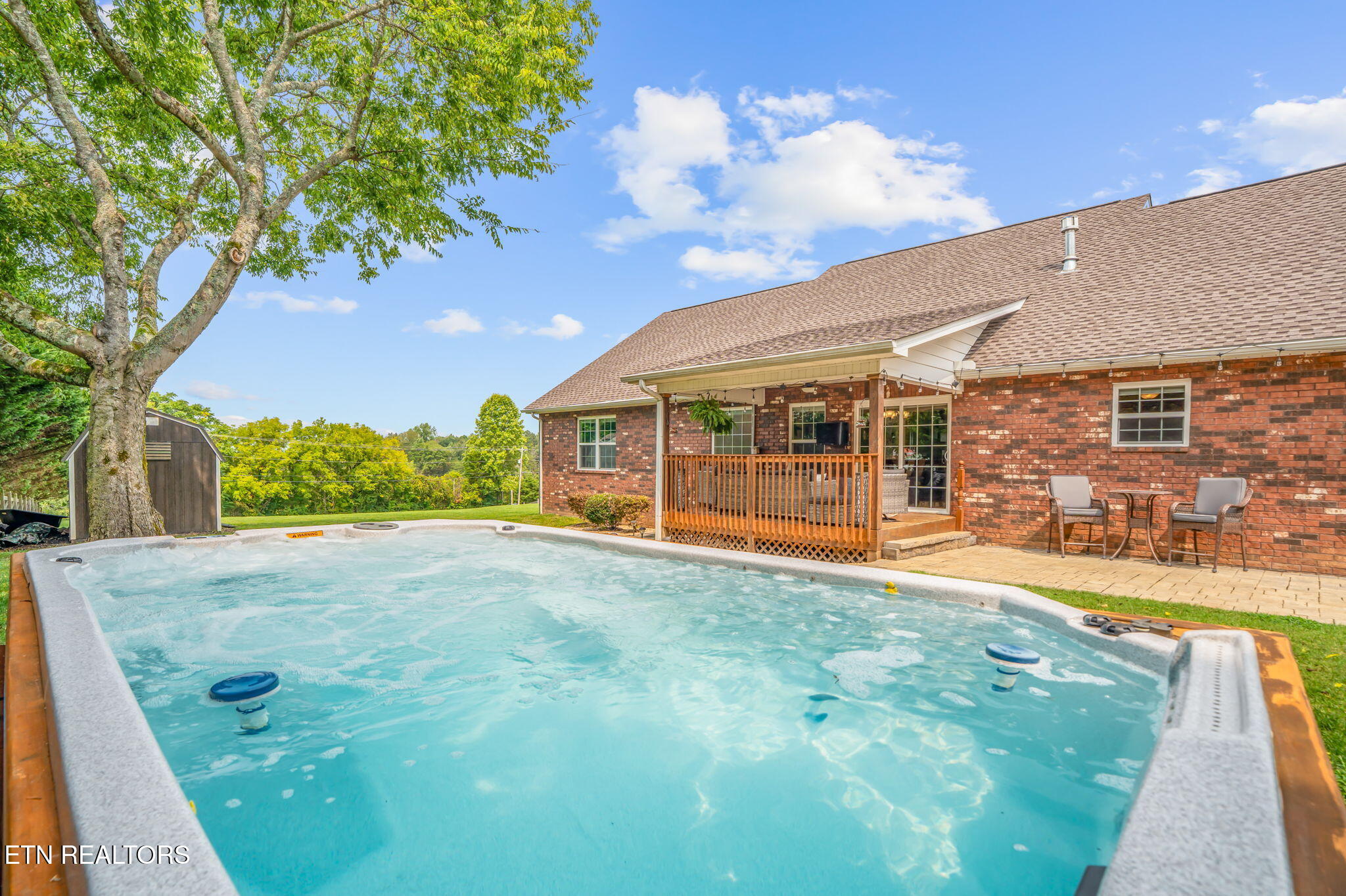 Maryville, Tennessee, 37803, United States, 3 Bedrooms Bedrooms, ,2 BathroomsBathrooms,Residential,For Sale,1942591