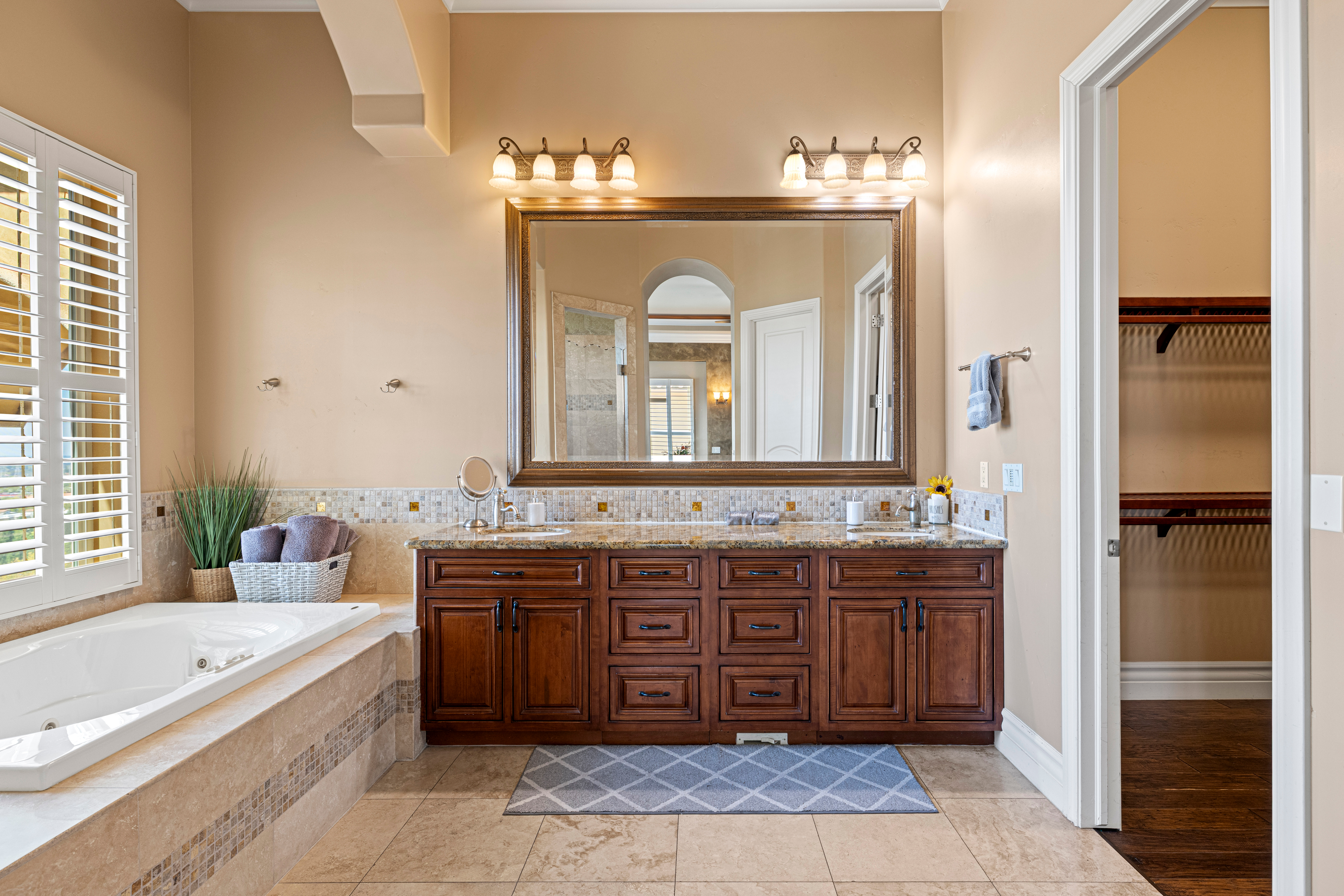  477 Serpa Way, Folsom, CA 95630 - 物件實景