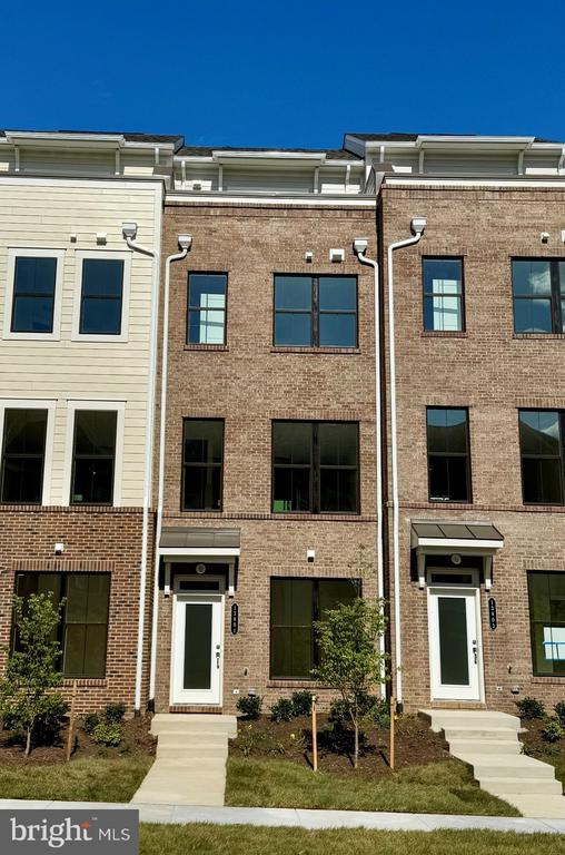 Woodbridge, Virginia, 22191, United States, 3 Bedrooms Bedrooms, ,4 BathroomsBathrooms,Residential,For Sale,2038966