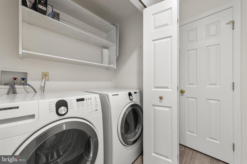 Strasburg, Virginia, 22657, United States, 2 Bedrooms Bedrooms, ,2 BathroomsBathrooms,Residential,For Sale,1996820