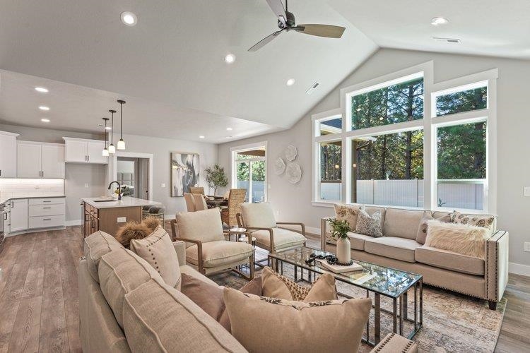 Colbert, Washington, 99005, United States, 4 Bedrooms Bedrooms, ,3 BathroomsBathrooms,Residential,For Sale,1890312
