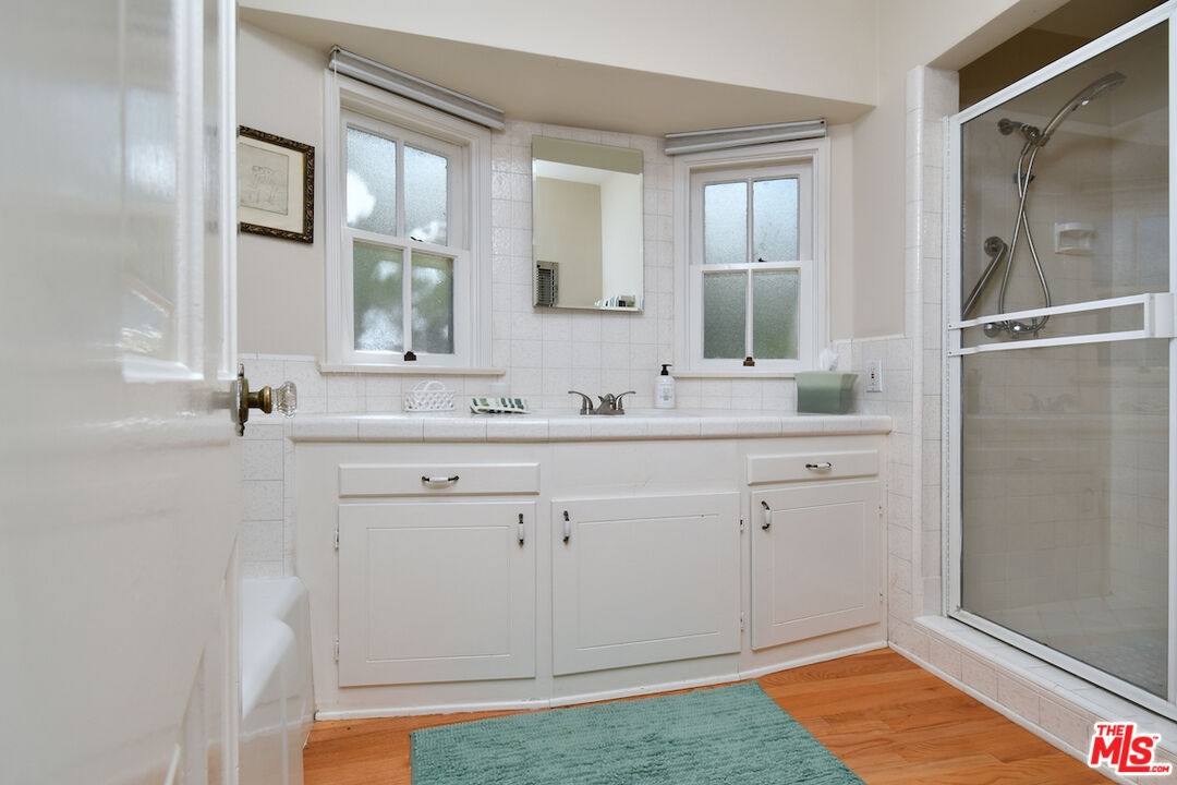 Sherman Oaks, California, 91403, United States, 3 Bedrooms Bedrooms, ,3 BathroomsBathrooms,Residential,For Sale,1989375