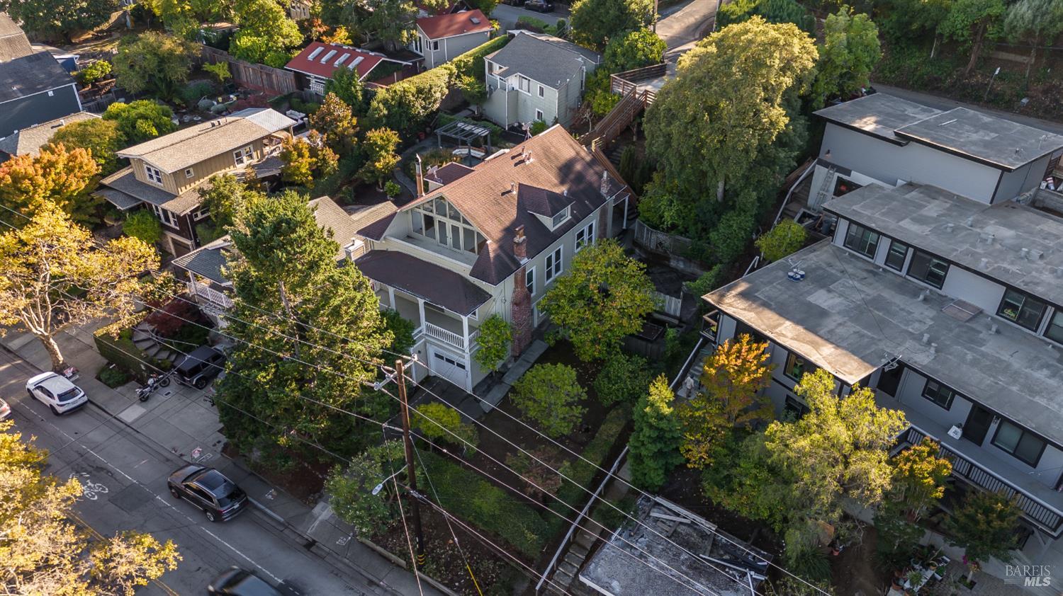 Corte Madera, California, 94925, United States, 6 Bedrooms Bedrooms, ,3 BathroomsBathrooms,Residential,For Sale,1986479