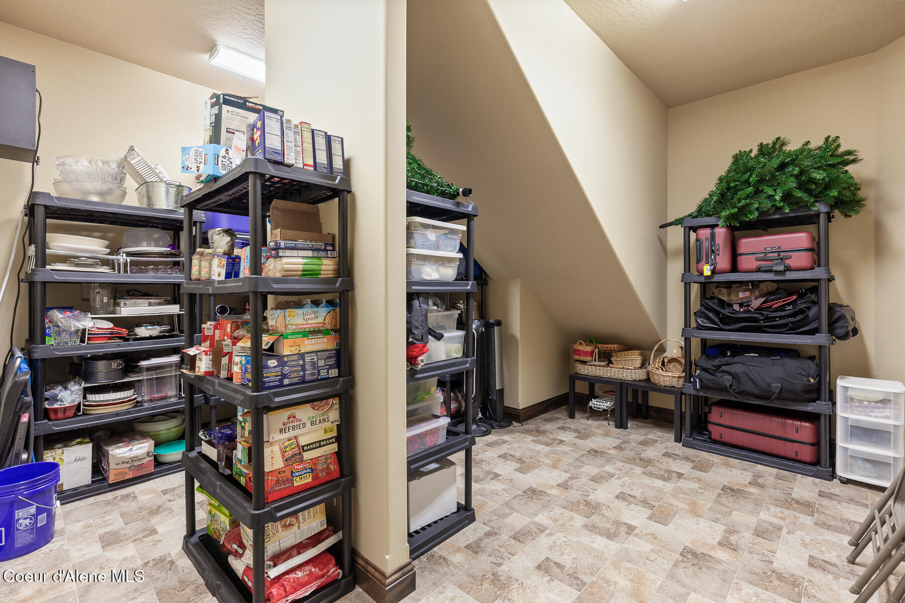 Coeur d'Alene, Idaho, 83814, United States, 5 Bedrooms Bedrooms, ,5 BathroomsBathrooms,Residential,For Sale,1763512