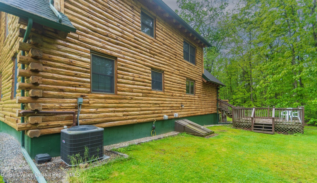 New Paltz, New York, 12561, United States, 3 Bedrooms Bedrooms, ,3 BathroomsBathrooms,Residential,For Sale,1873617
