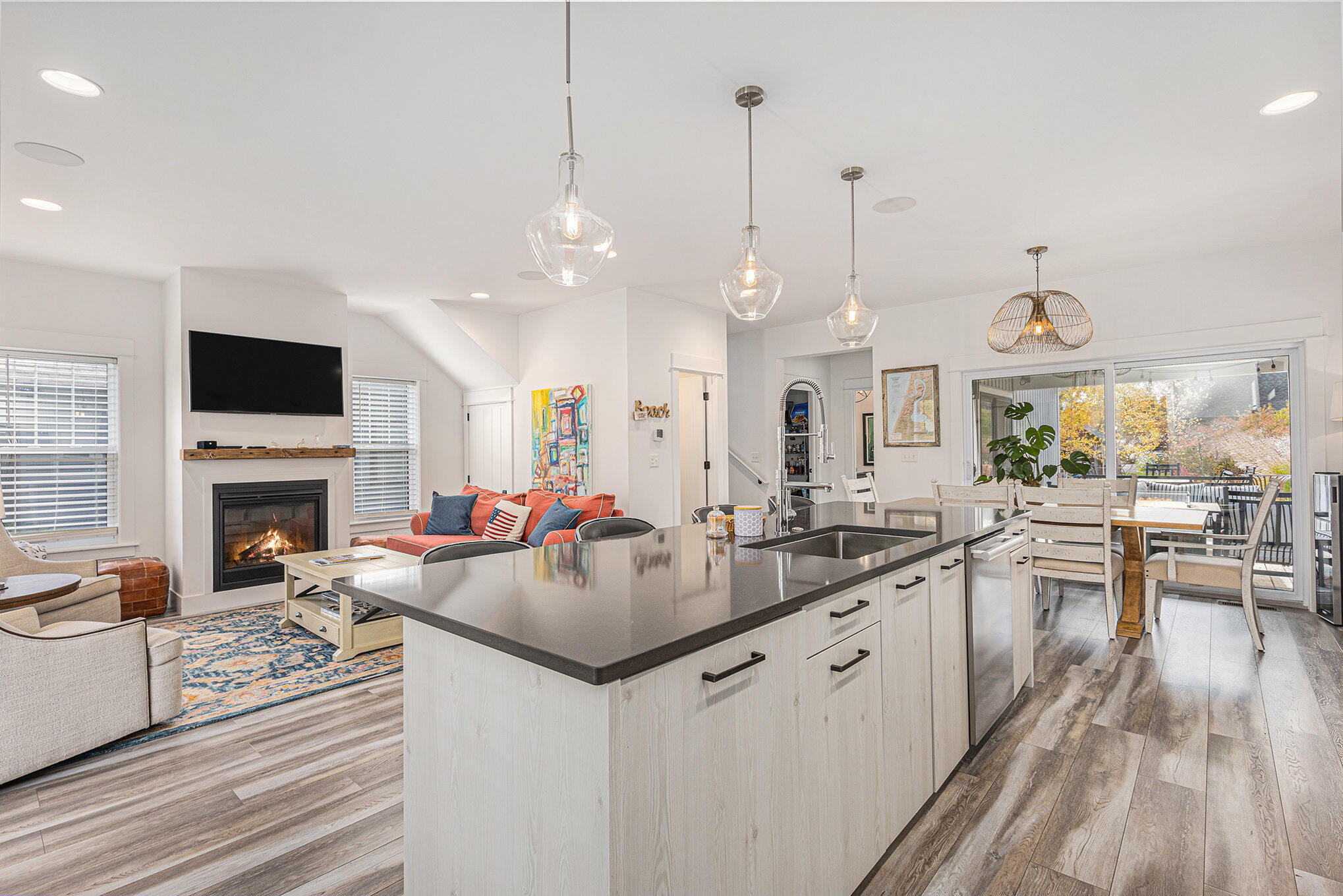 Douglas, Michigan, 49406, United States, 3 Bedrooms Bedrooms, ,3 BathroomsBathrooms,Residential,For Sale,1979342