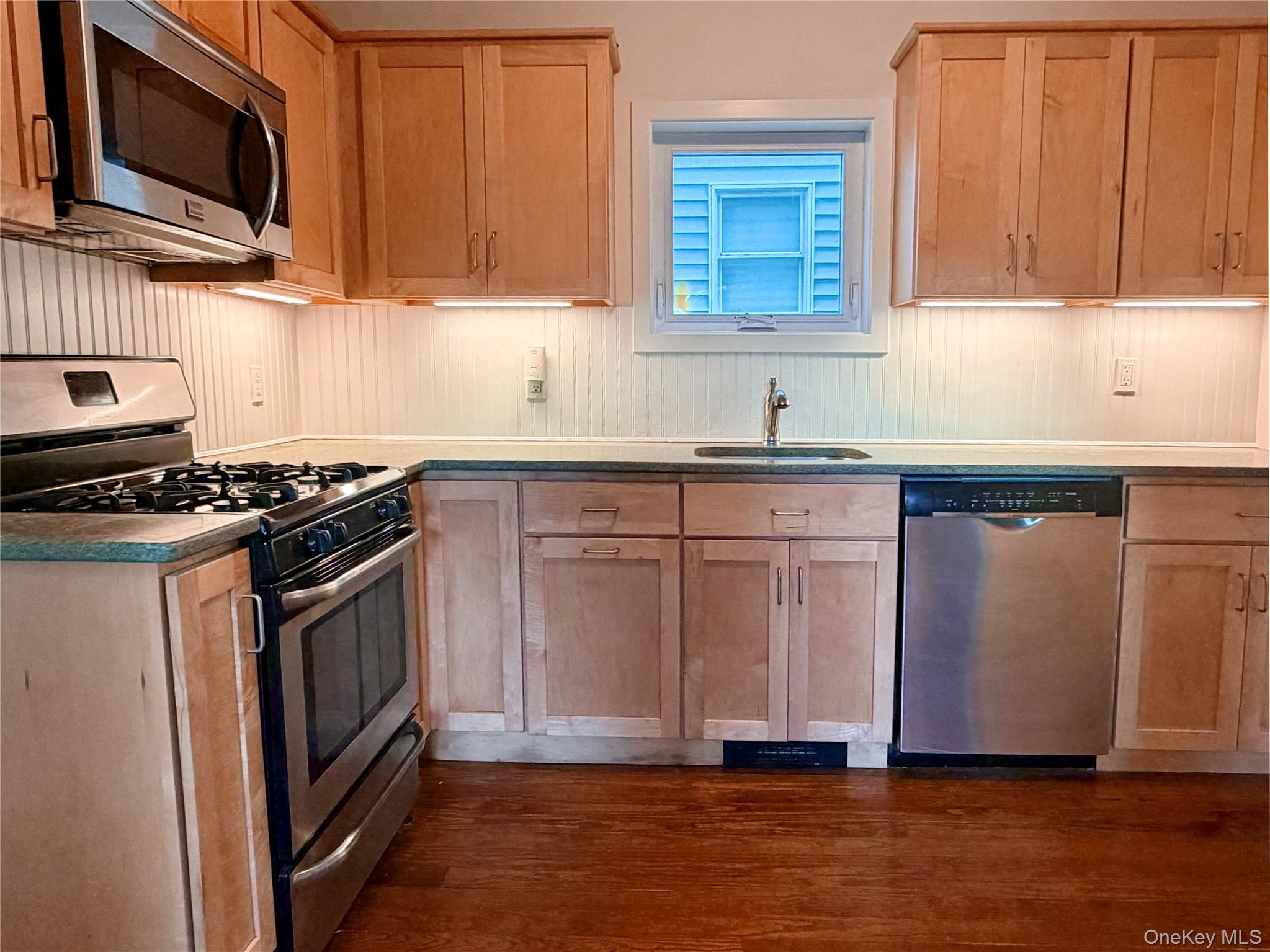  92 School Street, Oyster Bay, NY, 11771 - 物件實景