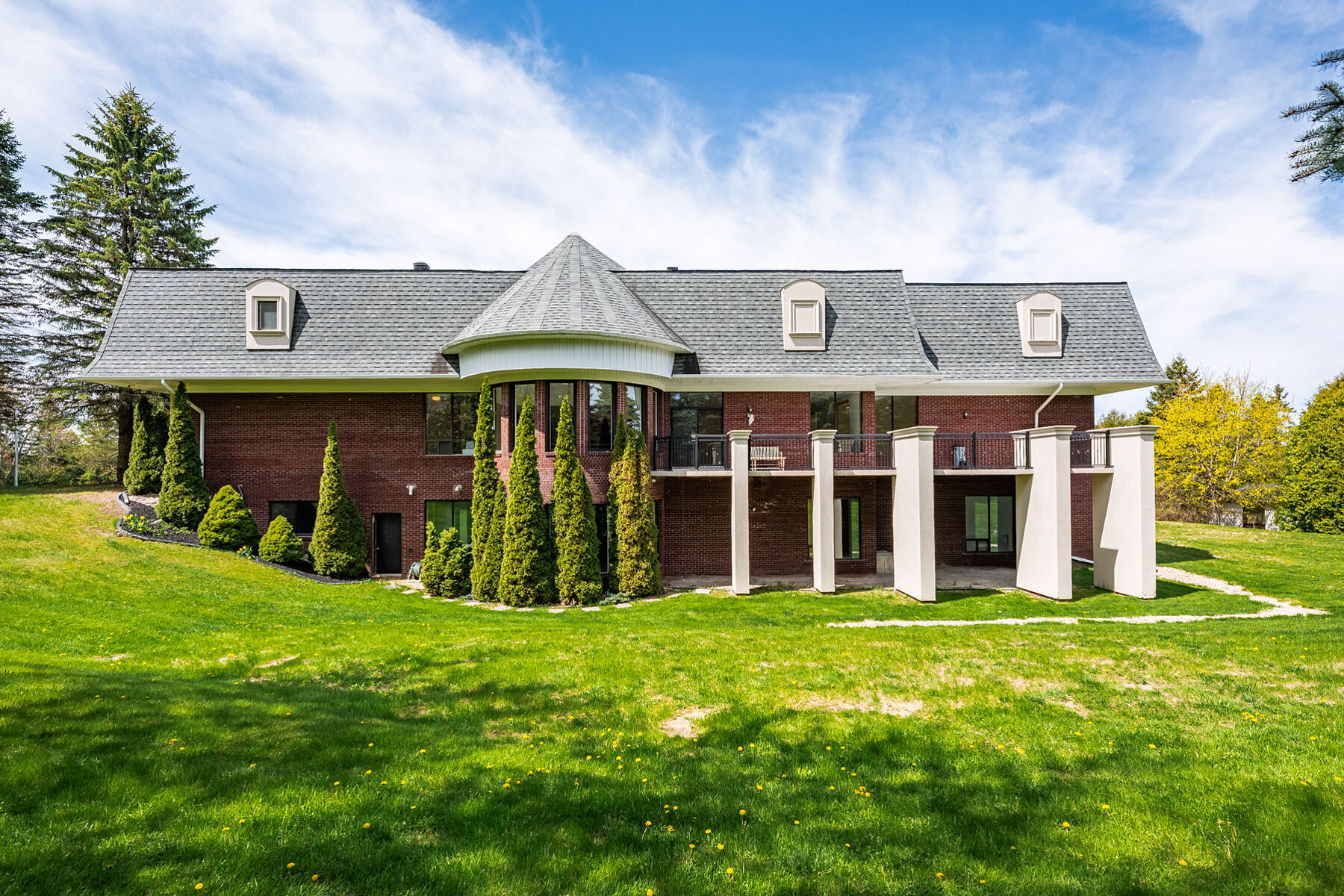  Prestigious King City Bungalow - 物件實景