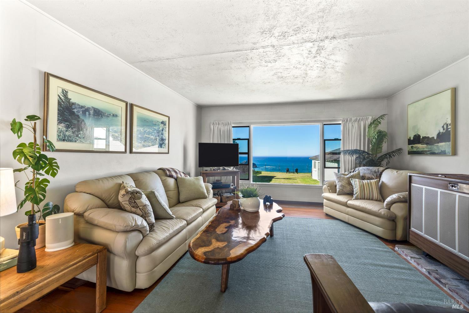 Elk, California, 95432, United States, 2 Bedrooms Bedrooms, ,2 BathroomsBathrooms,Residential,For Sale,1993242