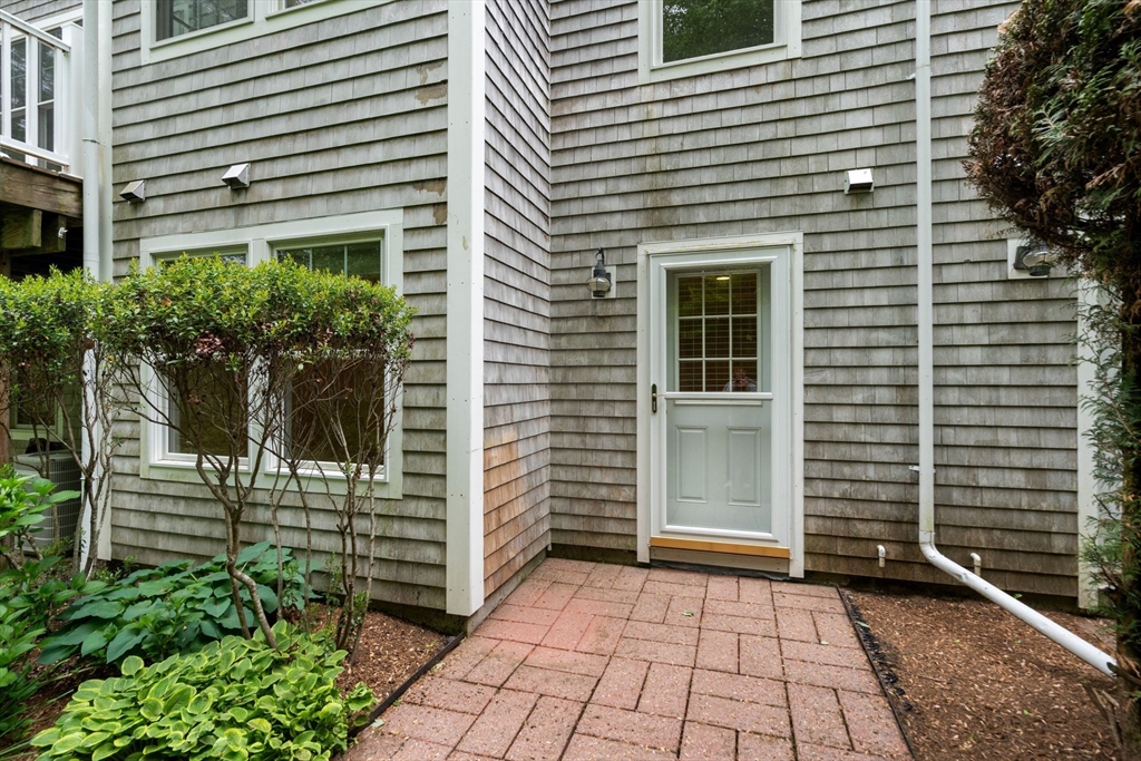 Hanover, Massachusetts, 02339, United States, 2 Bedrooms Bedrooms, ,3 BathroomsBathrooms,Residential,For Sale,1826600