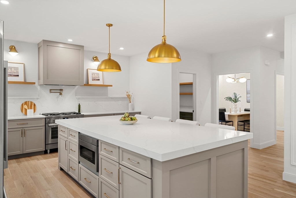 Reading, Massachusetts, 01867, United States, 4 Bedrooms Bedrooms, ,5 BathroomsBathrooms,Residential,For Sale,1988316