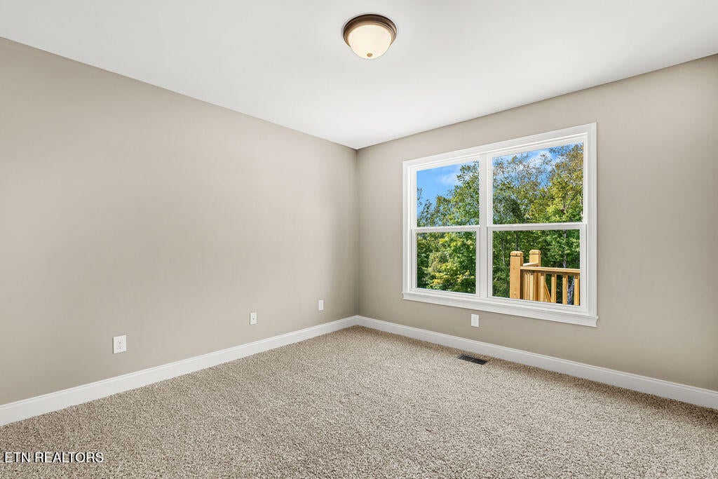 Lenoir City, Tennessee, 37771, United States, 3 Bedrooms Bedrooms, ,2 BathroomsBathrooms,Residential,For Sale,1933466