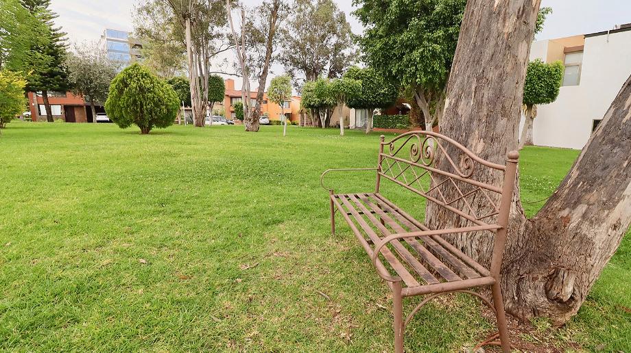Morelia, Michoacán de Ocampo, 58090, Mexico, 6 Bedrooms Bedrooms, ,5 BathroomsBathrooms,Residential,For Sale,1917745
