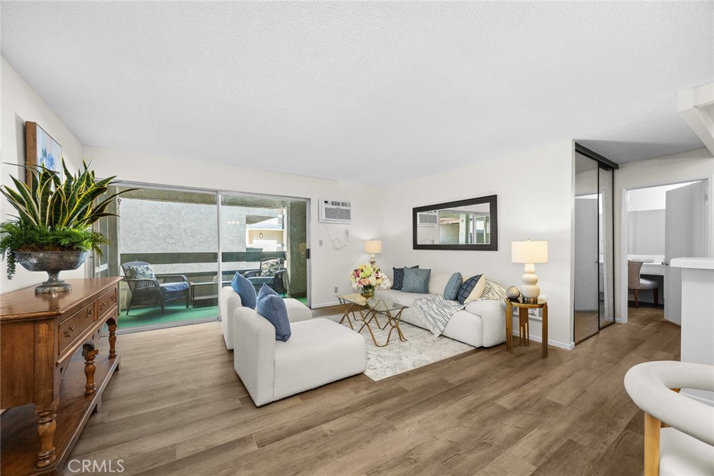 Pasadena, California, 91101, United States, 2 Bedrooms Bedrooms, ,1 BathroomBathrooms,Residential,For Sale,2002263