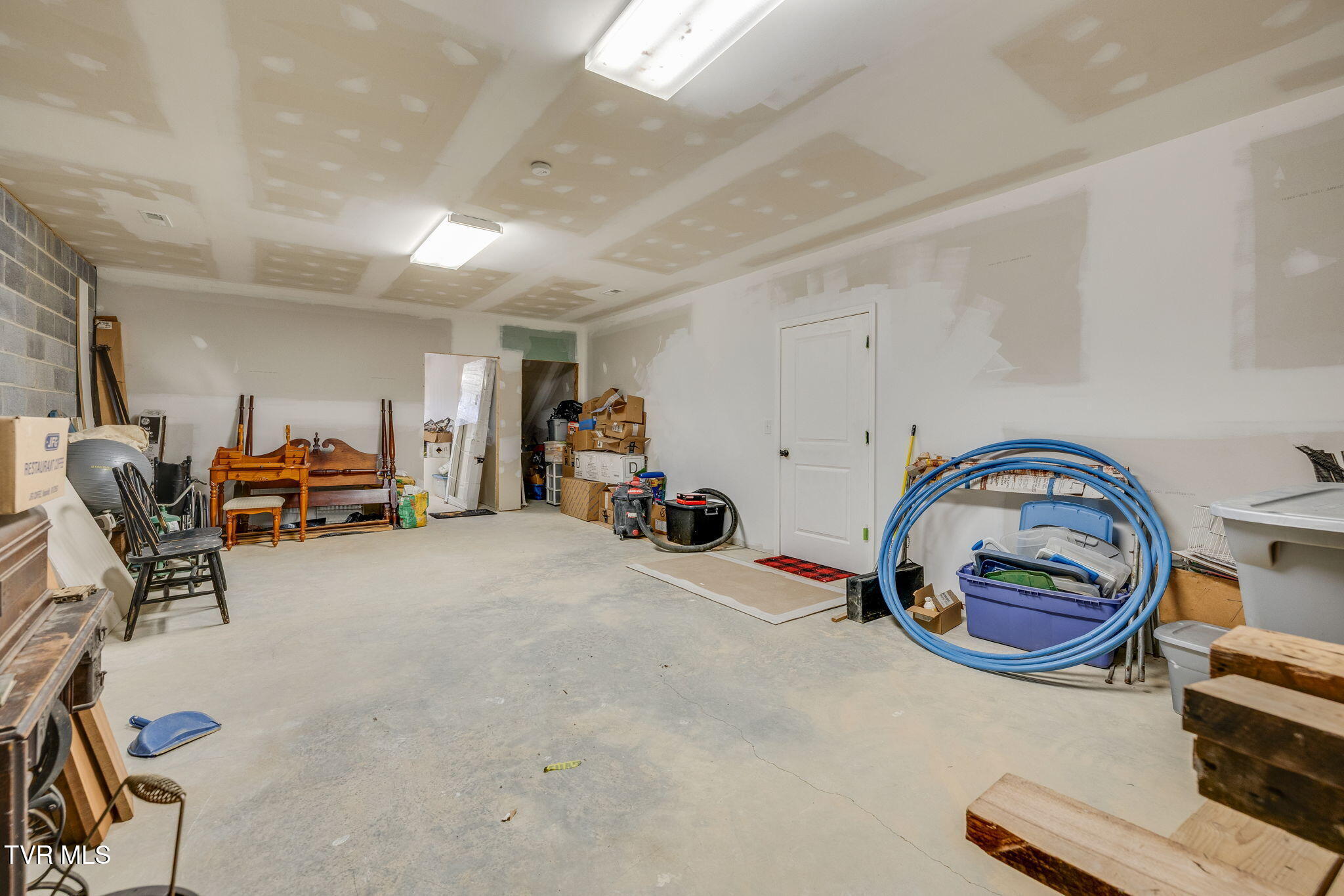 Bluff City, Tennessee, 37618, United States, 3 Bedrooms Bedrooms, ,4 BathroomsBathrooms,Residential,For Sale,2048525