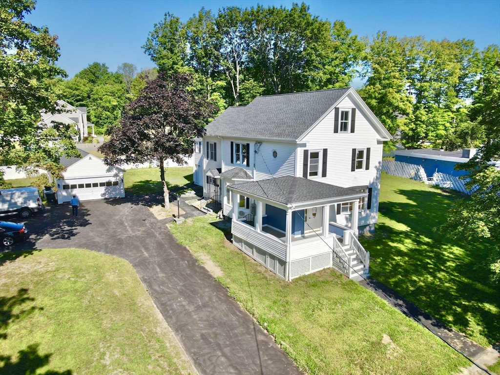 Groveland, Massachusetts, 01834, United States, 4 Bedrooms Bedrooms, ,4 BathroomsBathrooms,Residential,For Sale,1989595