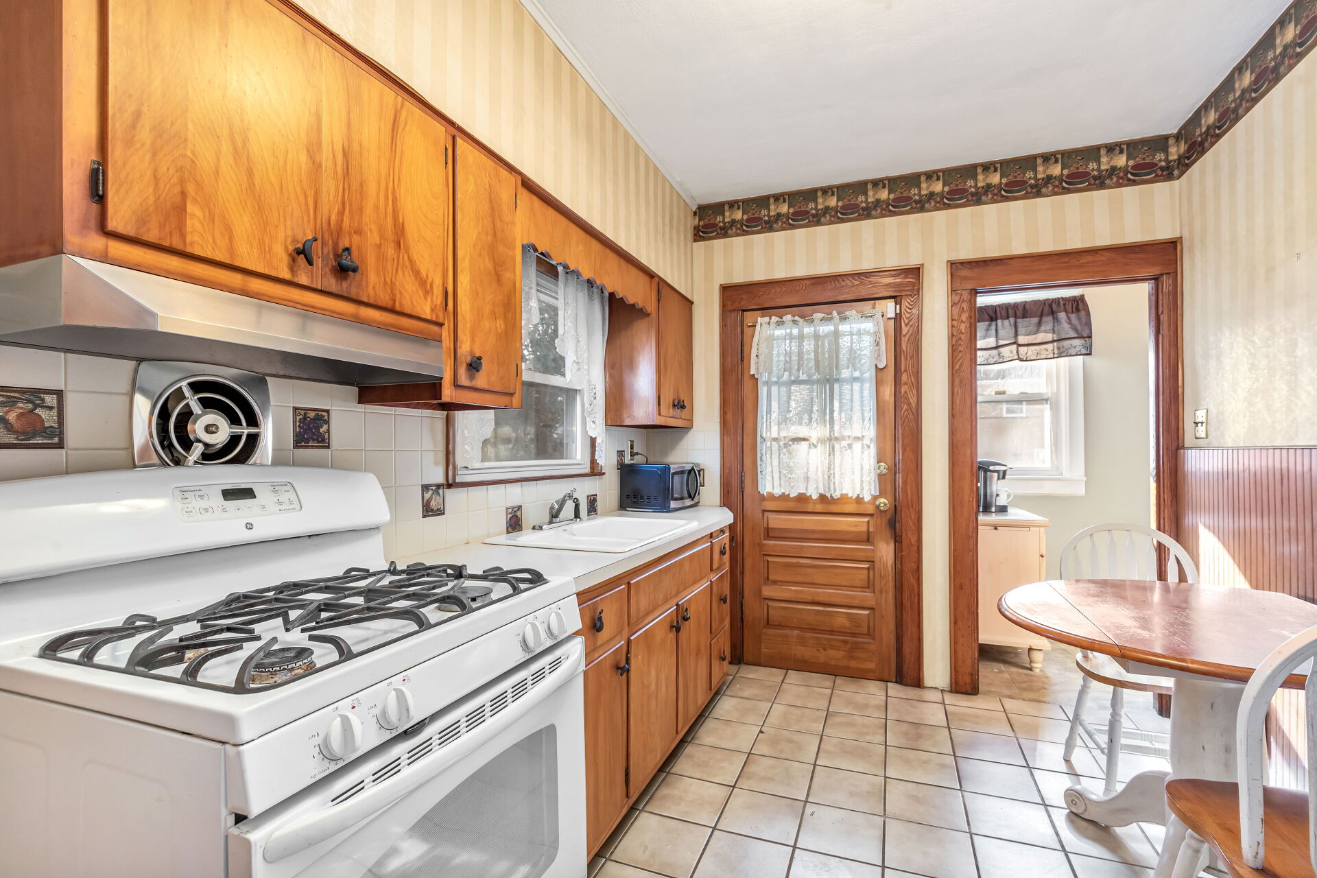 111 Besler Ave, Cranford Township, New Jersey, 07016, United States, 4 Bedrooms Bedrooms, ,Residential,For Sale,111 Besler Ave,1431698