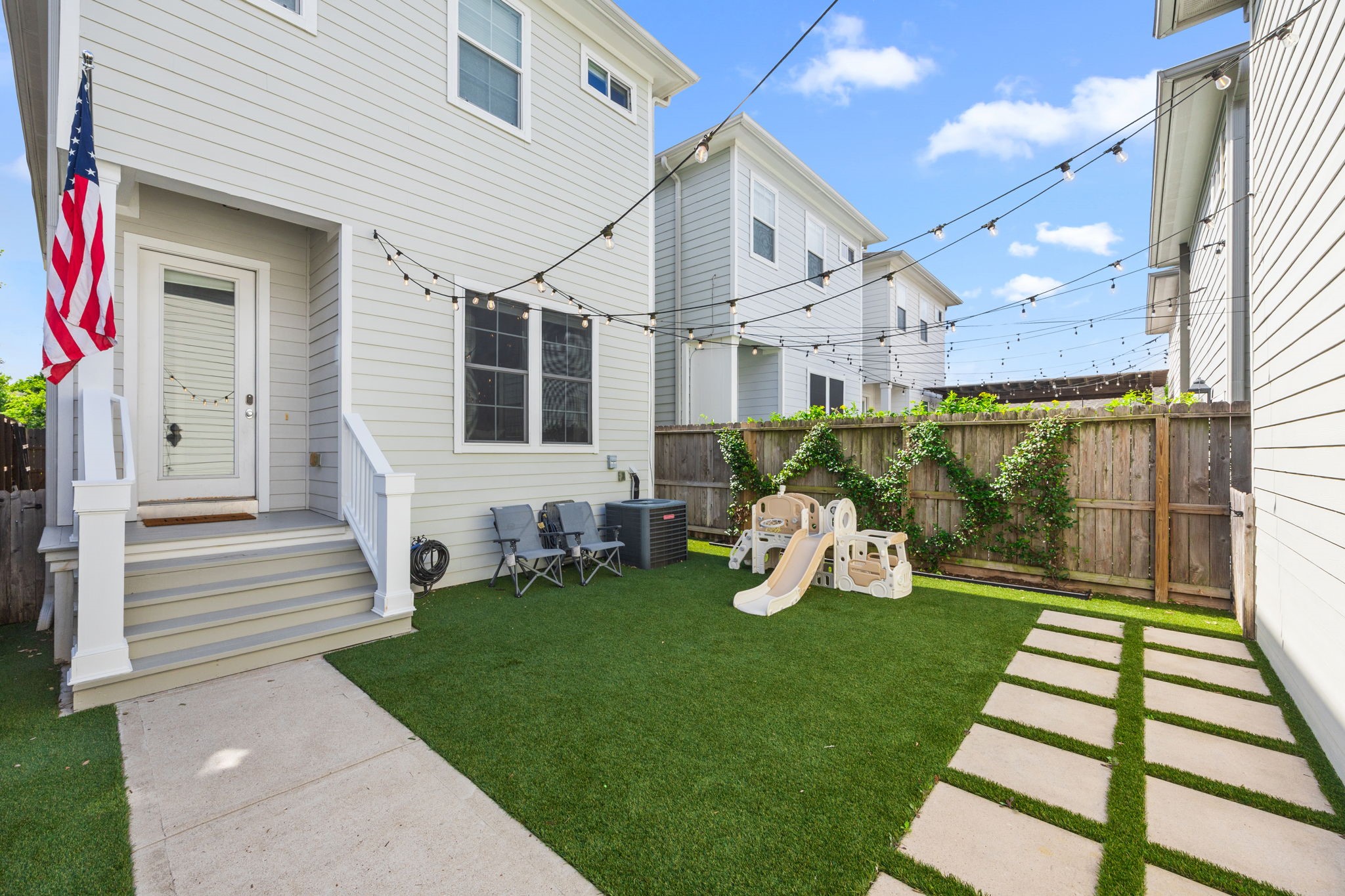  733 Ashland Street C - 物件實景