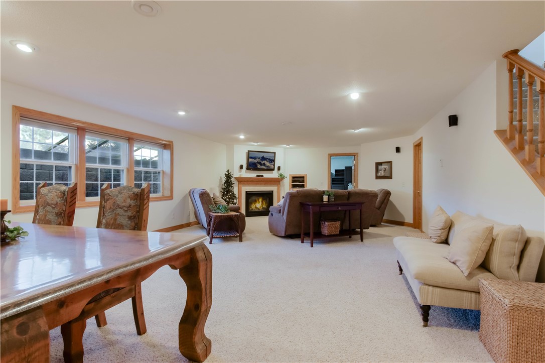 Chippewa Falls, Wisconsin, 54729, United States, 3 Bedrooms Bedrooms, ,4 BathroomsBathrooms,Residential,For Sale,1994232