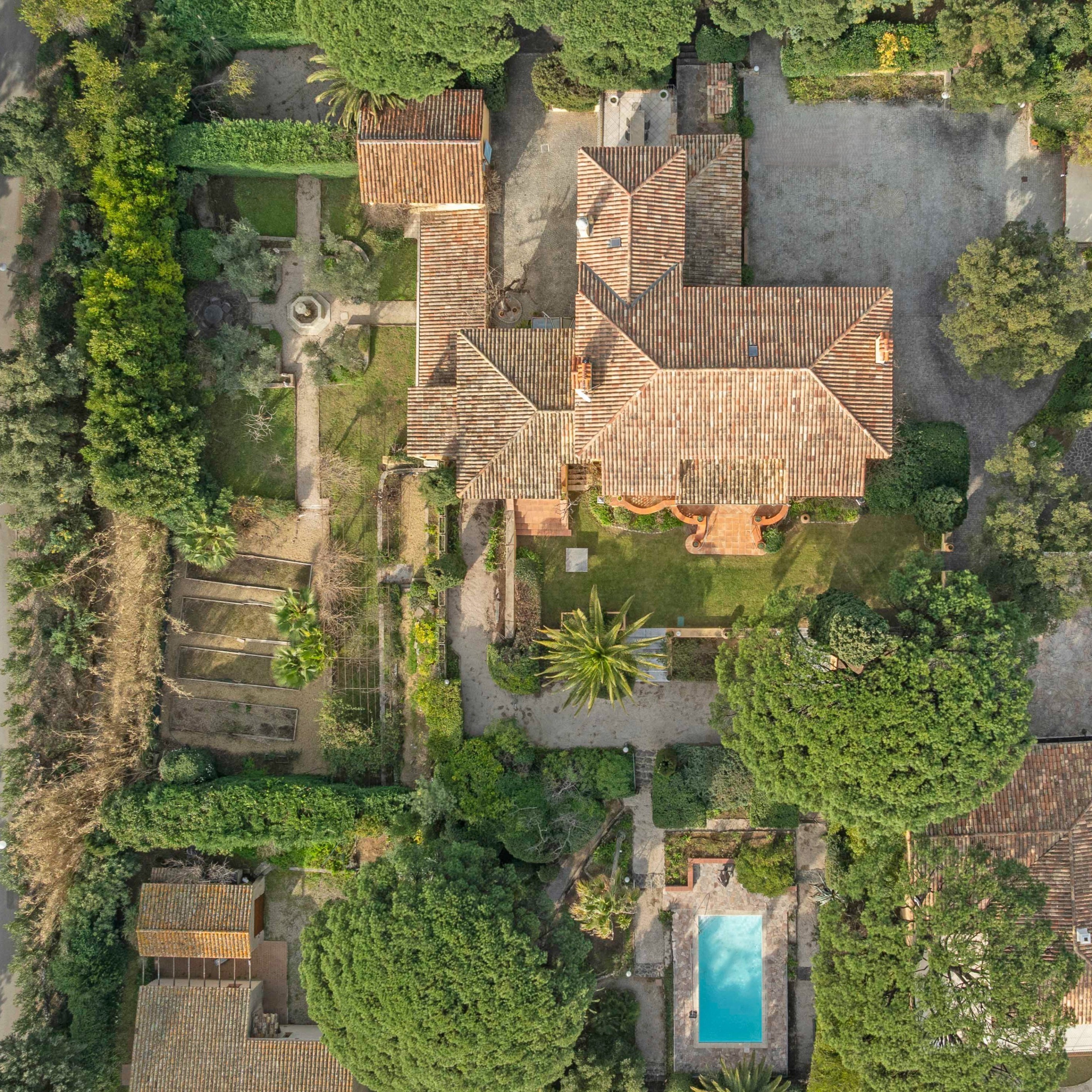  Exclusive Côte d’Azur villa for sale in Sainte-Maxime, prime location near sea … - 物件實景