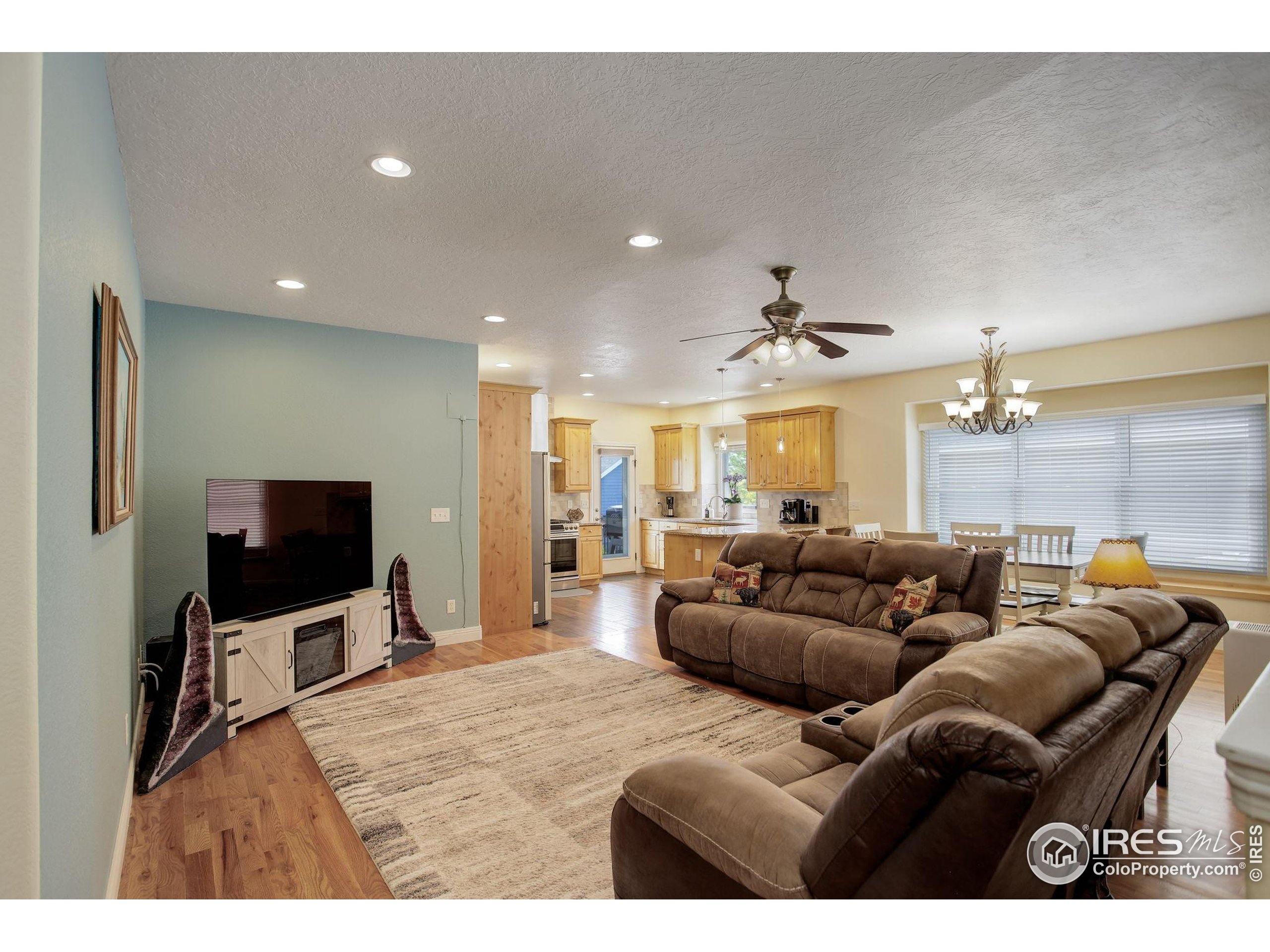 Greeley, Colorado, 80634, United States, 4 Bedrooms Bedrooms, ,2 BathroomsBathrooms,Residential,For Sale,1804046