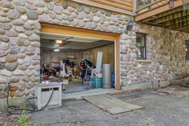 McHenry, Illinois, 60051, United States, 5 Bedrooms Bedrooms, ,3 BathroomsBathrooms,Residential,For Sale,1975629