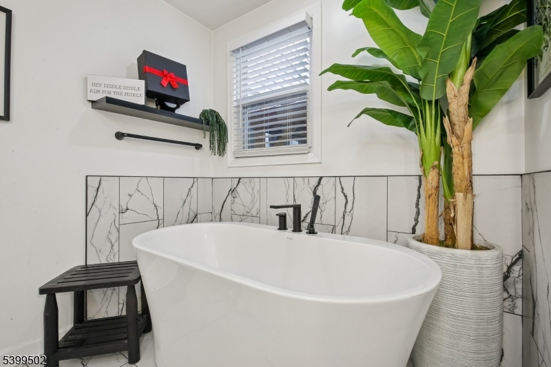 Plainfield City, New Jersey, 07062, United States, 3 Bedrooms Bedrooms, ,2 BathroomsBathrooms,Residential,For Sale,2003425