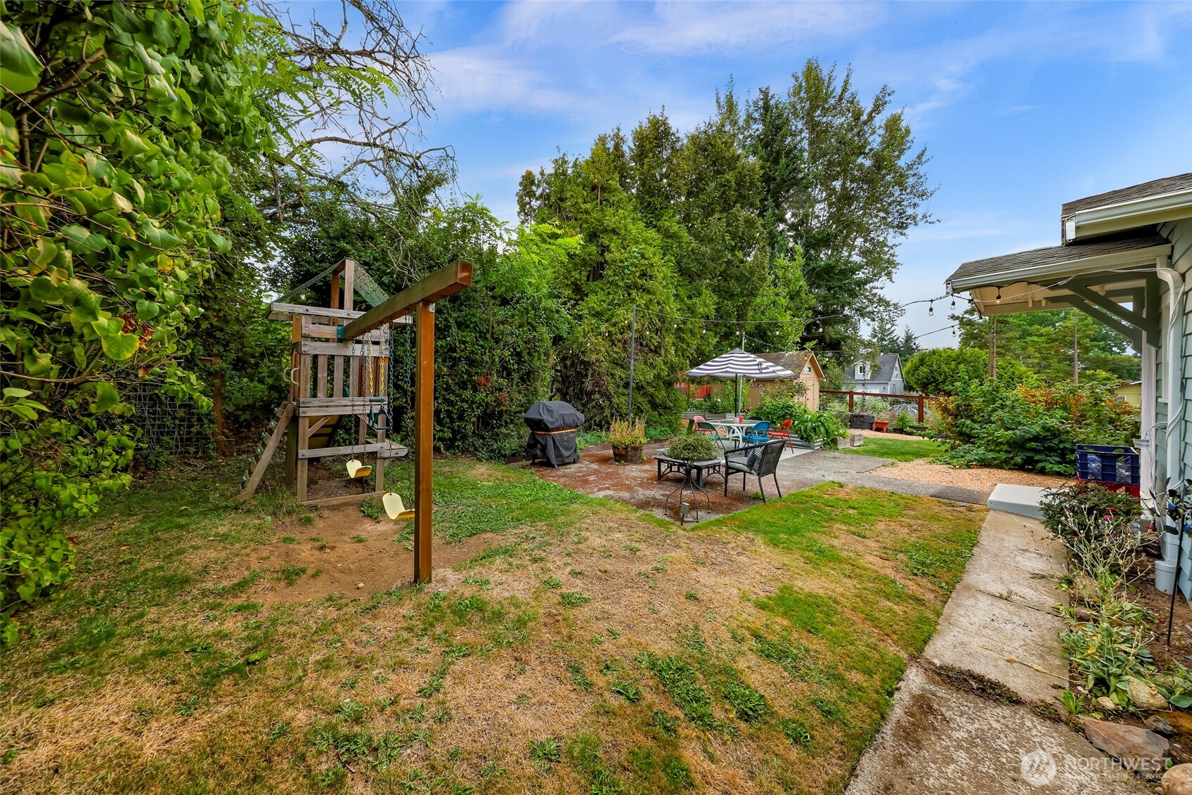 Blaine, Washington, 98230, United States, 4 Bedrooms Bedrooms, ,2 BathroomsBathrooms,Residential,For Sale,1939875