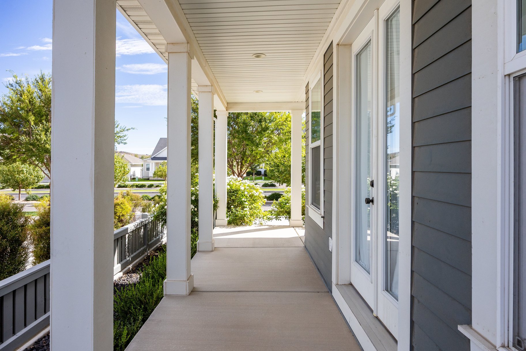  Impeccably Maintained Home with Mountain Views & Four-Car Garage - 物件實景