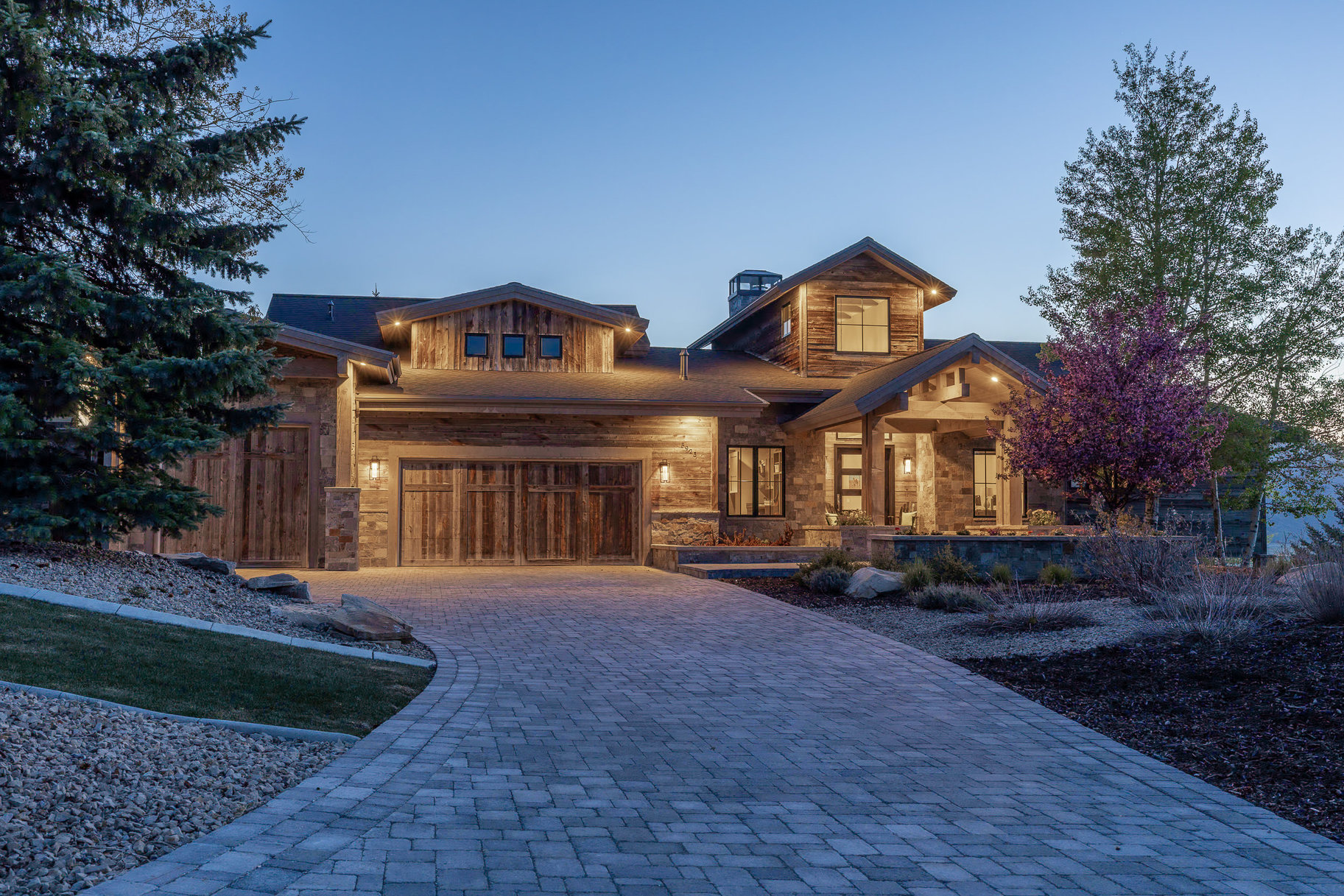  Framed by Panoramic Mountain Views with Access to Round Valley