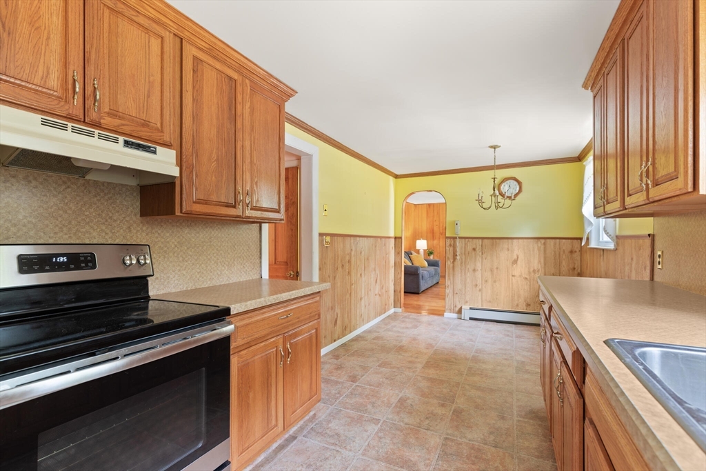 Easton, Massachusetts, 02356, United States, 3 Bedrooms Bedrooms, ,1 BathroomBathrooms,Residential,For Sale,1895599
