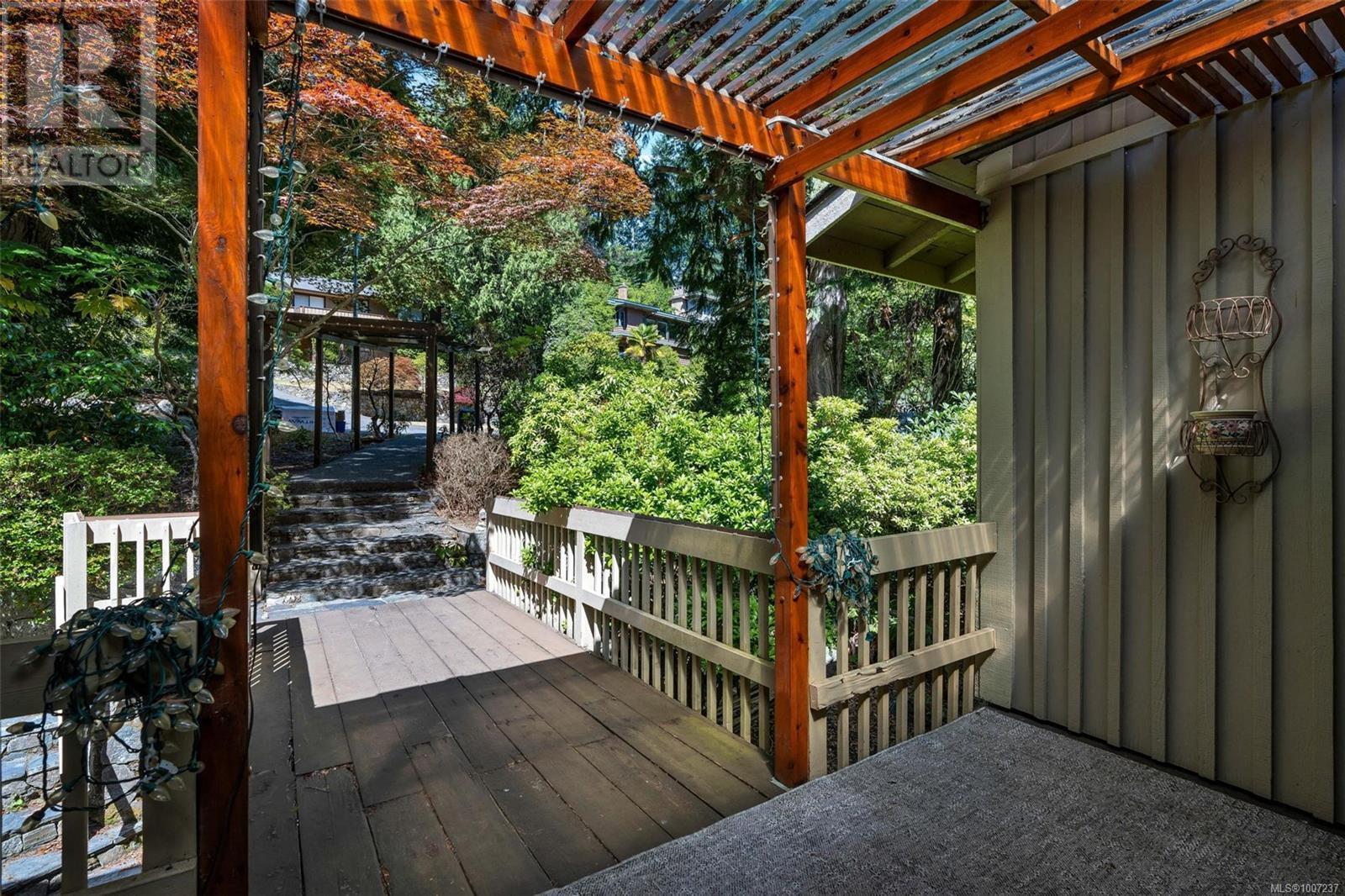 SAANICH, British Columbia, V8Y 1A9, CA, 4 Bedrooms Bedrooms, ,3 BathroomsBathrooms,Residential,For Sale,1901029