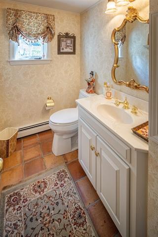 Dover, New Hampshire, 03820, United States, 3 Bedrooms Bedrooms, ,4 BathroomsBathrooms,Residential,For Sale,1926257