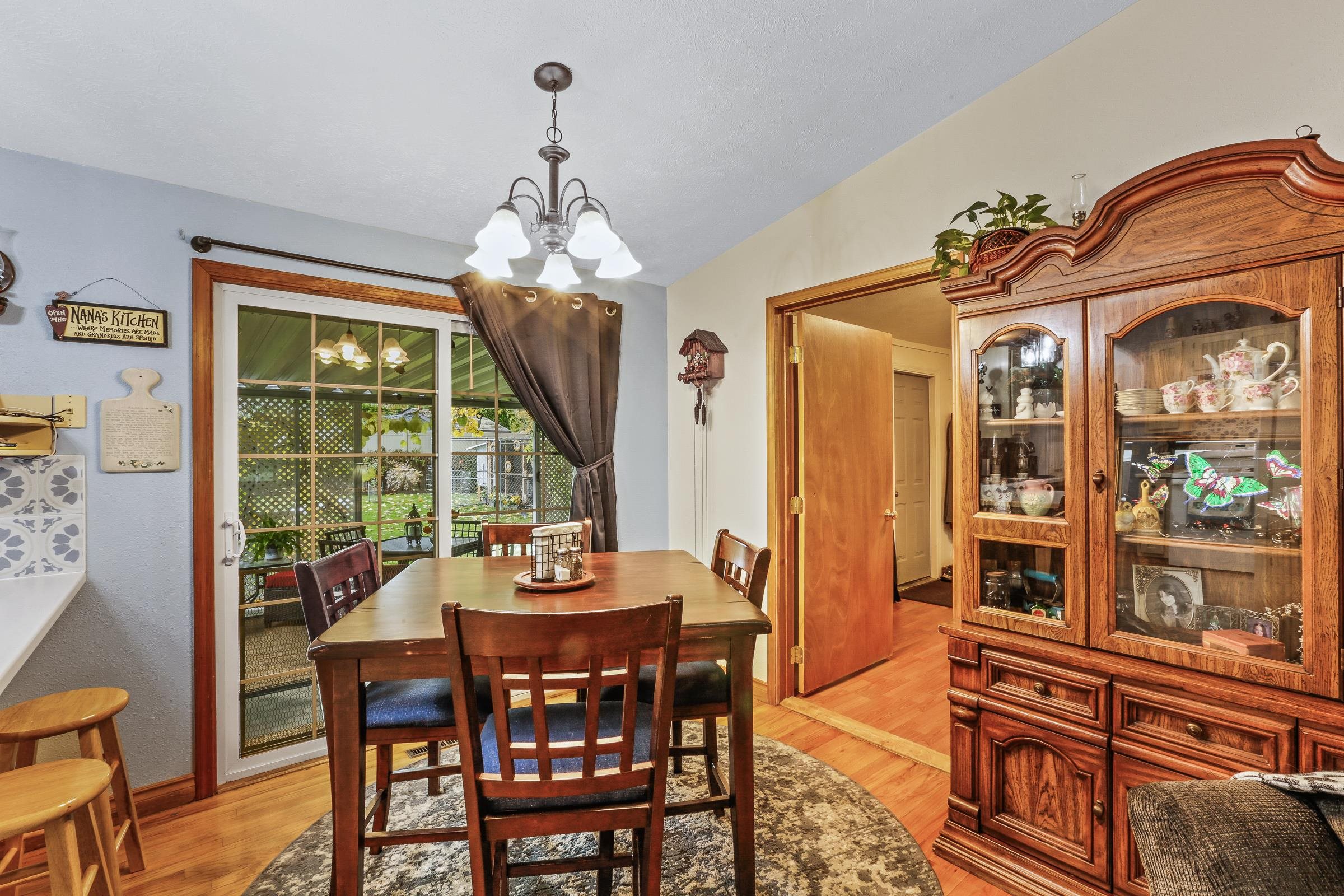 Spokane Valley, Washington, 99216, United States, 5 Bedrooms Bedrooms, ,3 BathroomsBathrooms,Residential,For Sale,1973902